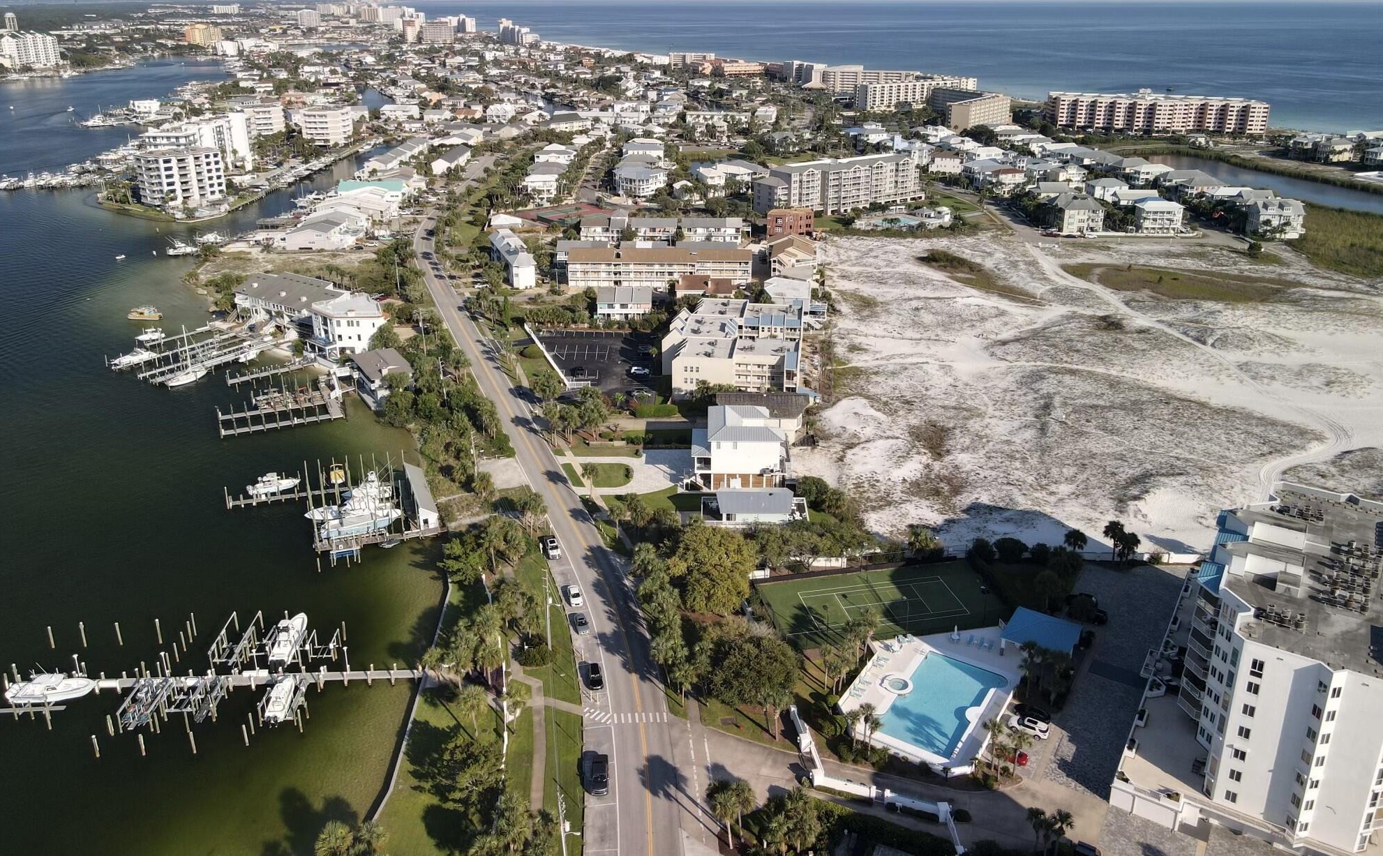 300 Gulf Shore Dr, Destin FL 32541-5031 exterior