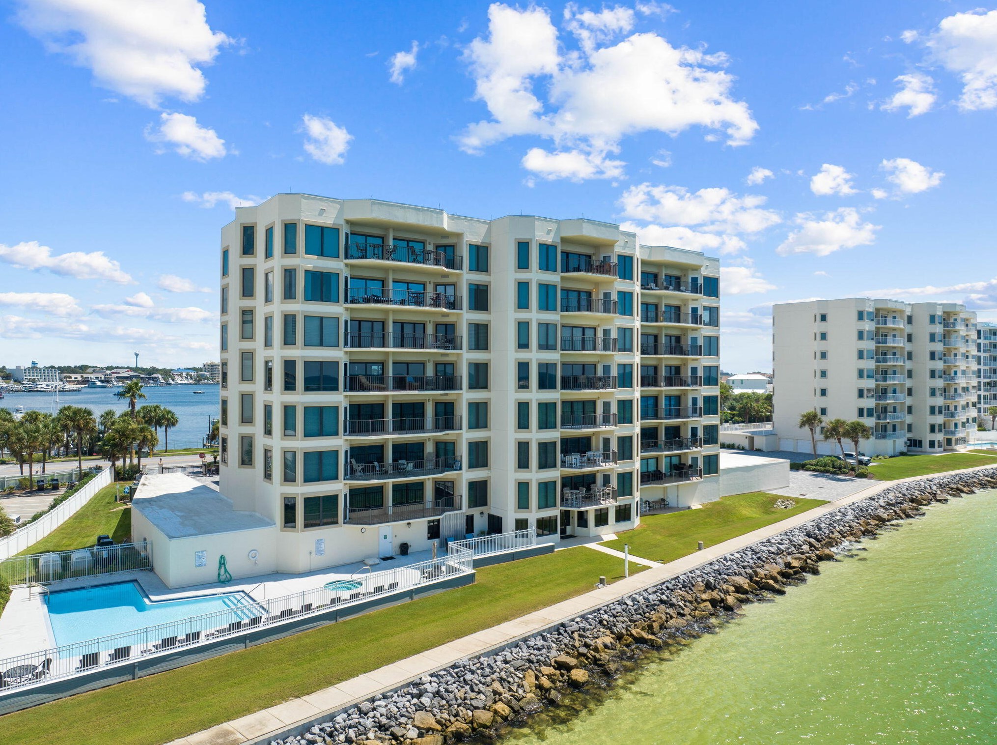 200 Gulf Shore Dr, Destin FL  32541-5070 exterior