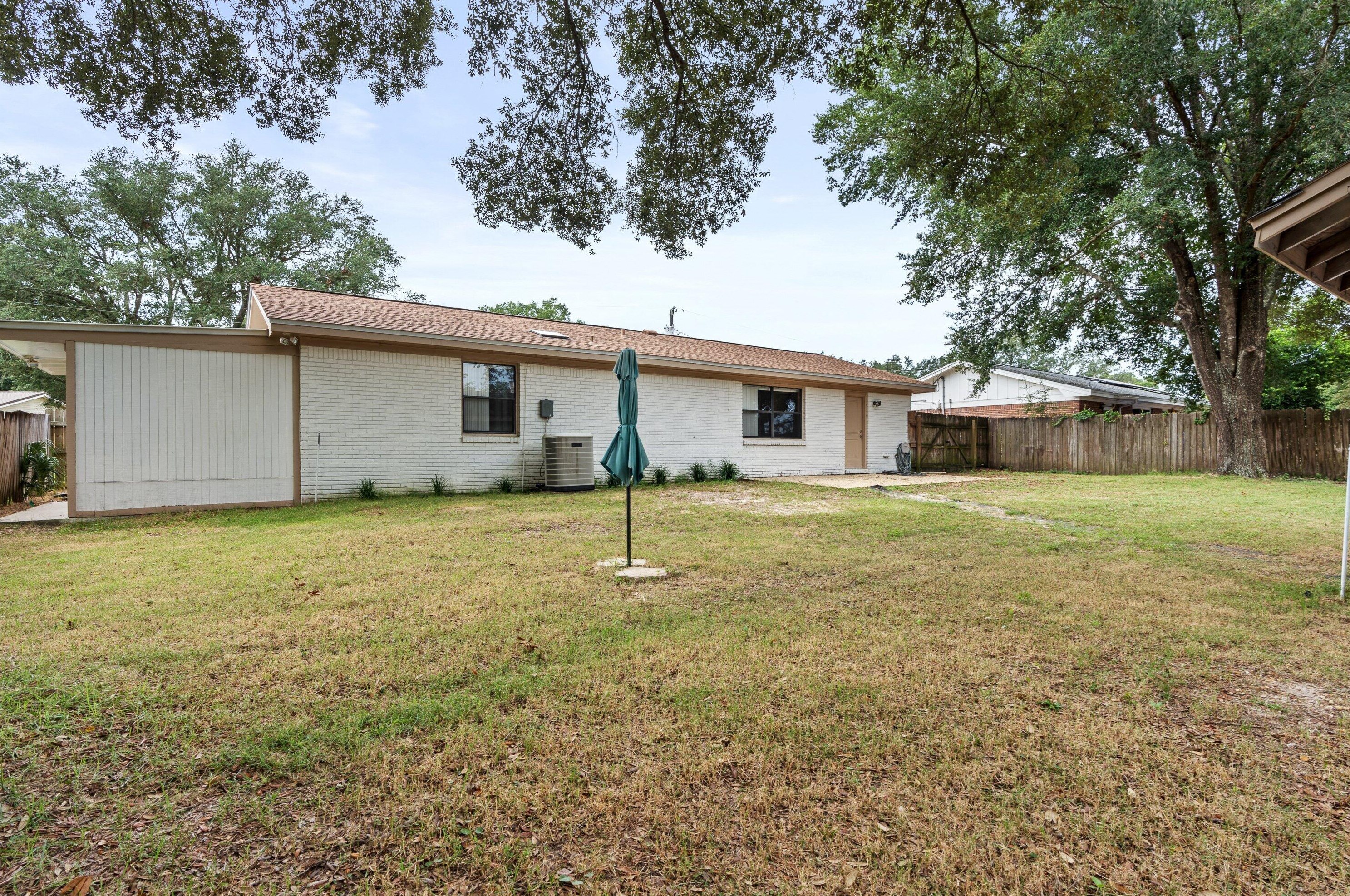 319 23rd St, Niceville FL  32578-3202 exterior