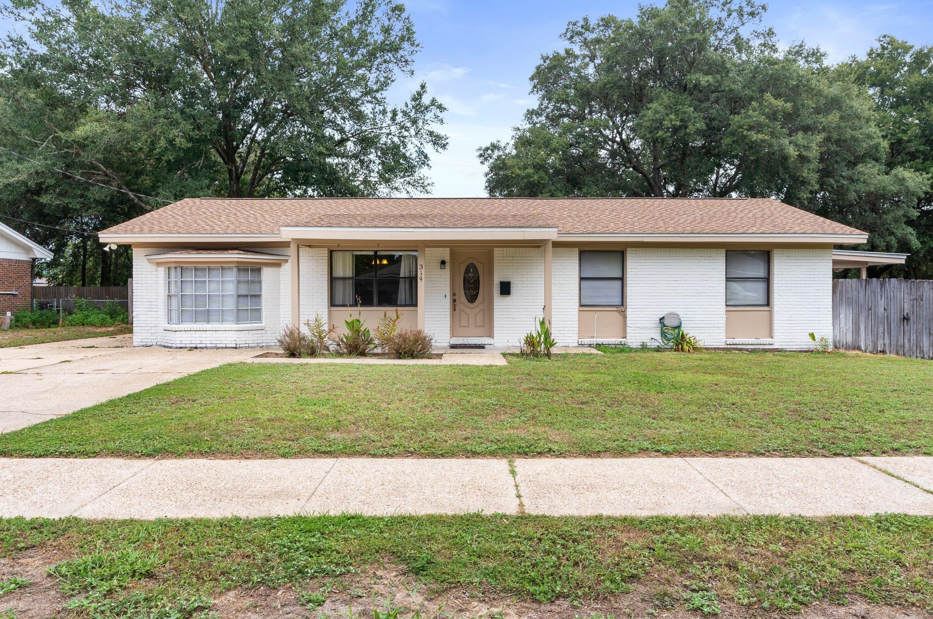 319 23rd St, Niceville FL  32578-3202 exterior