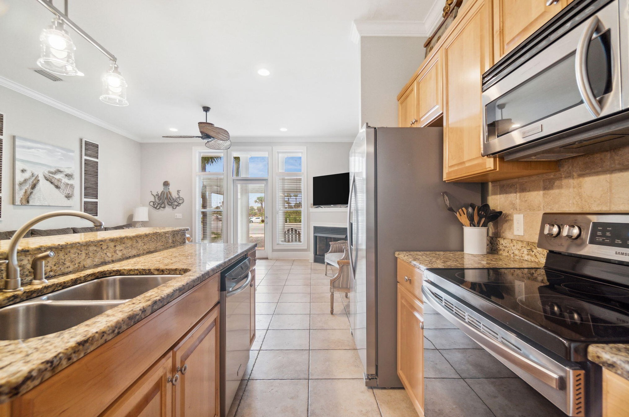 7420 Thomas Dr, Panama City FL 32408-4001 exterior