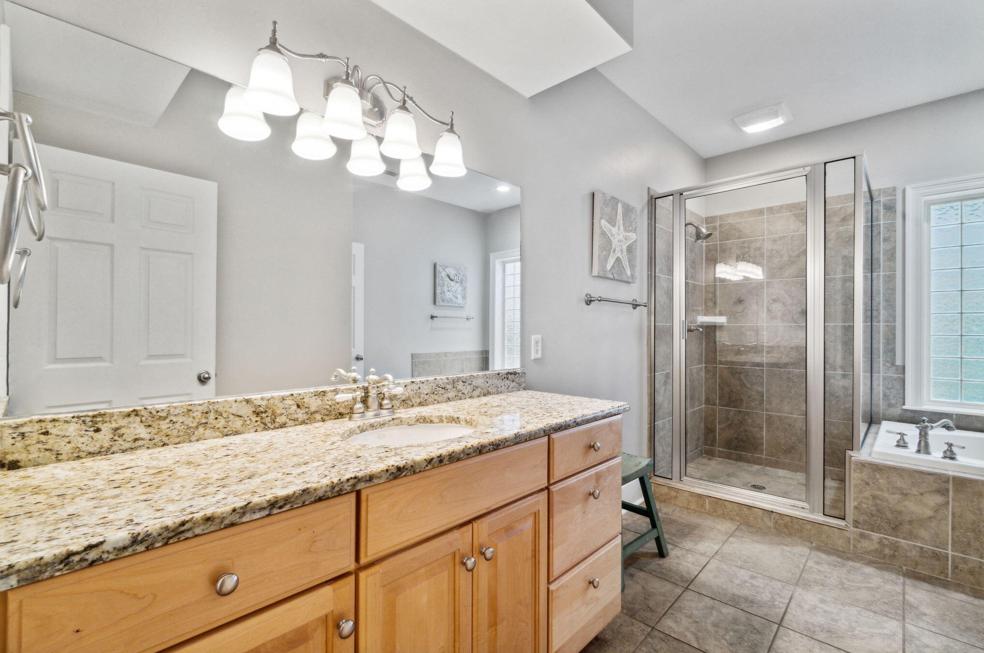 7420 Thomas Dr, Panama City FL 32408-4001 exterior