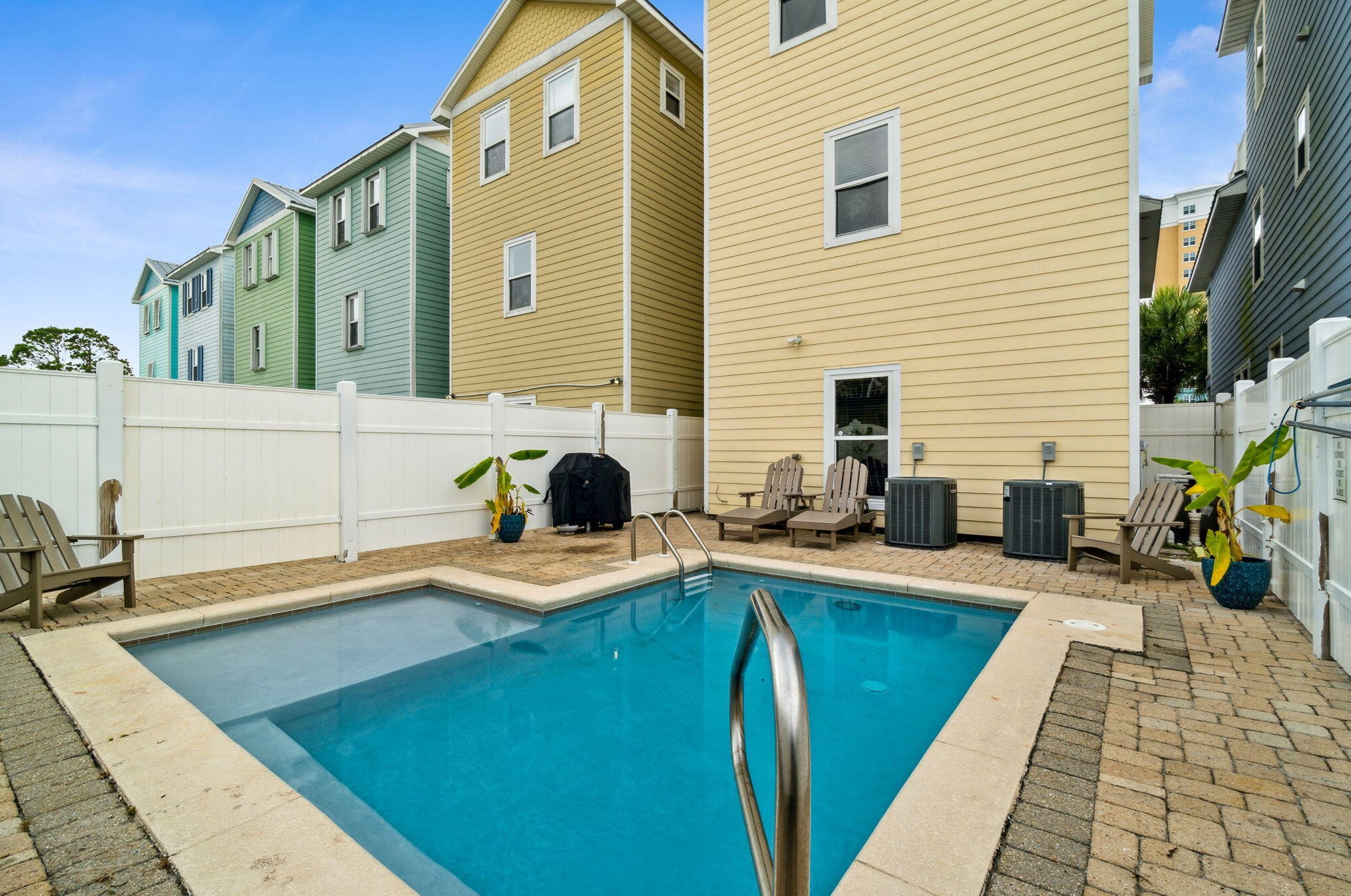 7420 Thomas Dr, Panama City FL 32408-4001 exterior