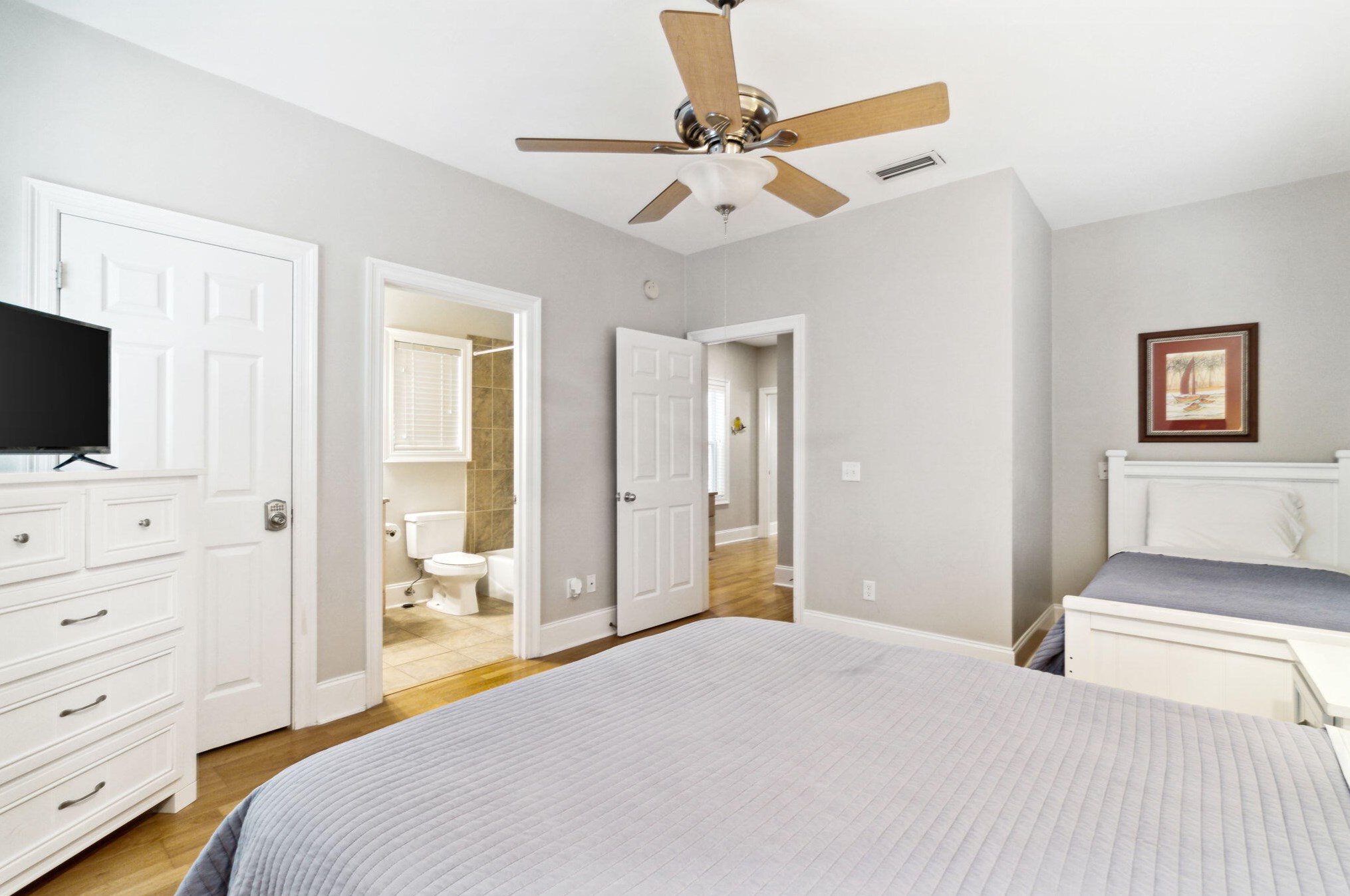 7420 Thomas Dr, Panama City FL 32408-4001 exterior