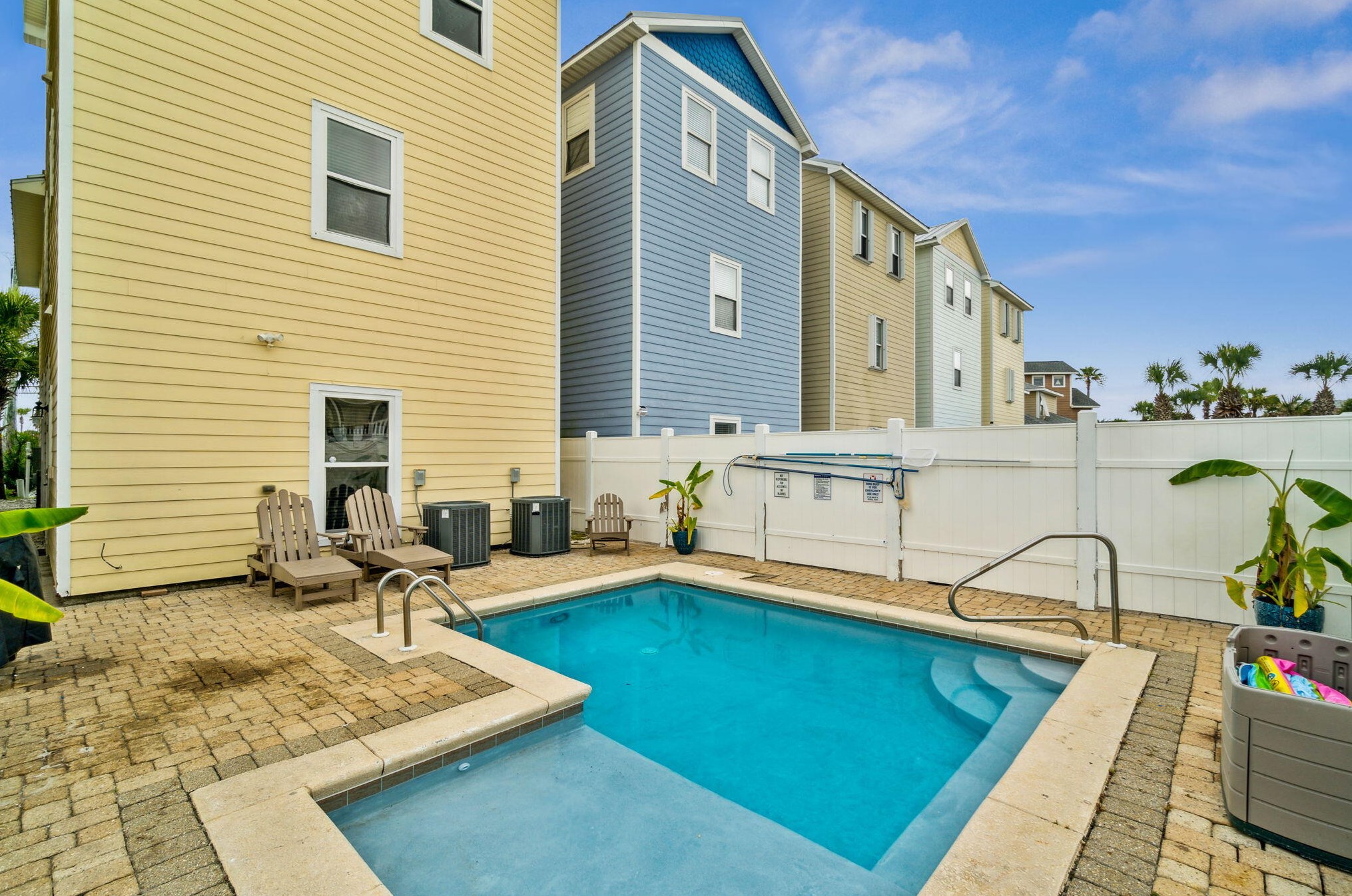 7420 Thomas Dr, Panama City FL 32408-4001 exterior