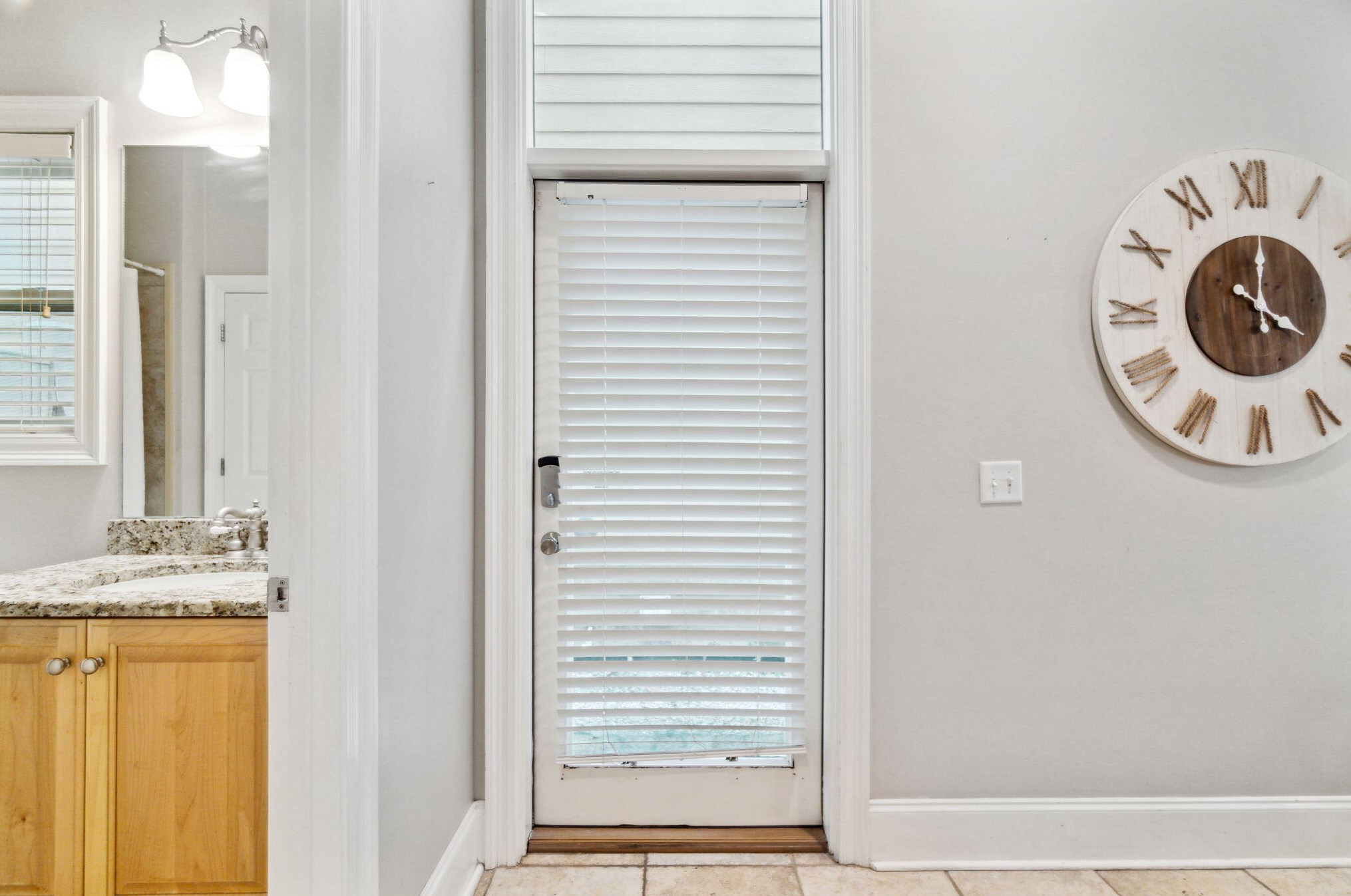 7420 Thomas Dr, Panama City FL 32408-4001 exterior