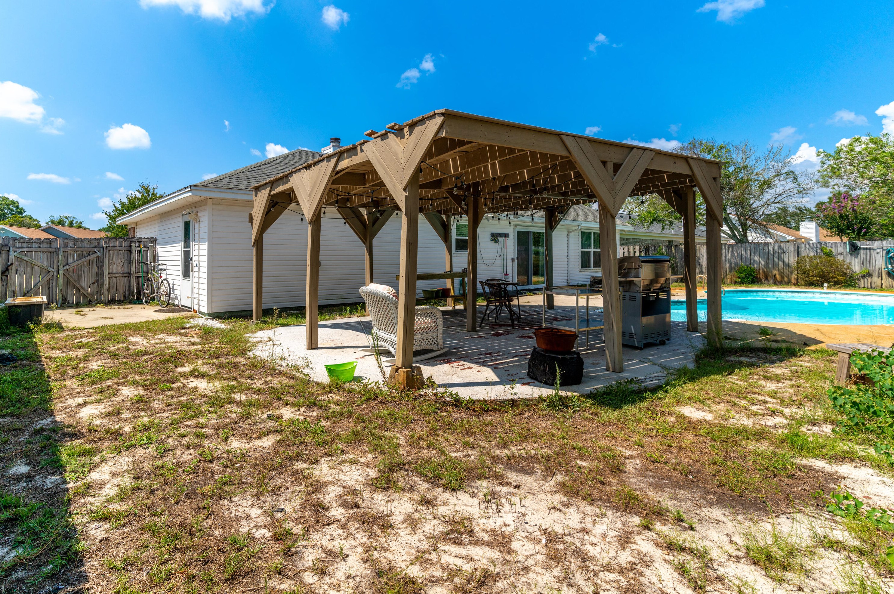 1039 Blvd De Ln Parisienne, Mary Esther FL  32569-2312 exterior