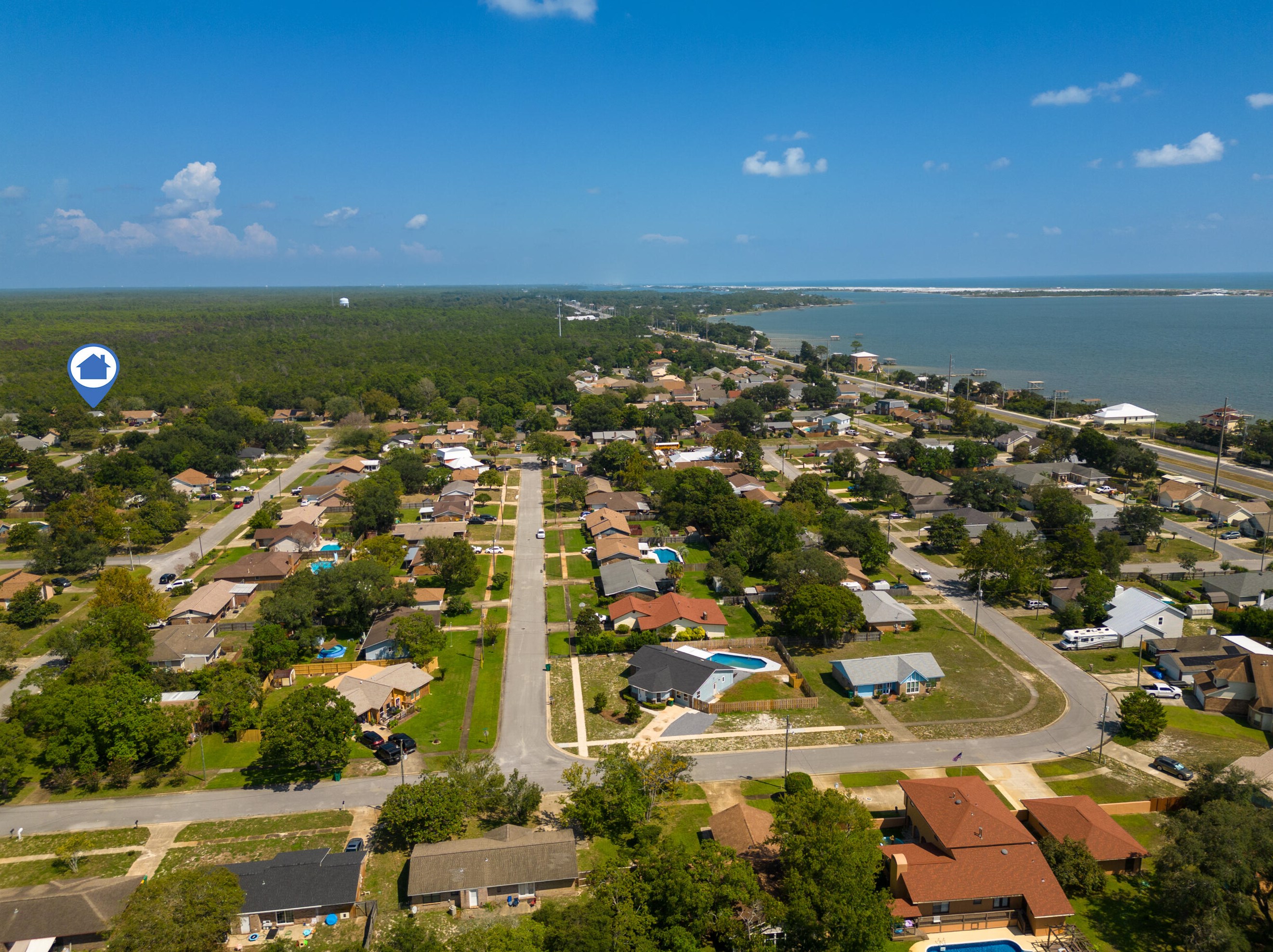 1039 Blvd De Ln Parisienne, Mary Esther FL  32569-2312 exterior