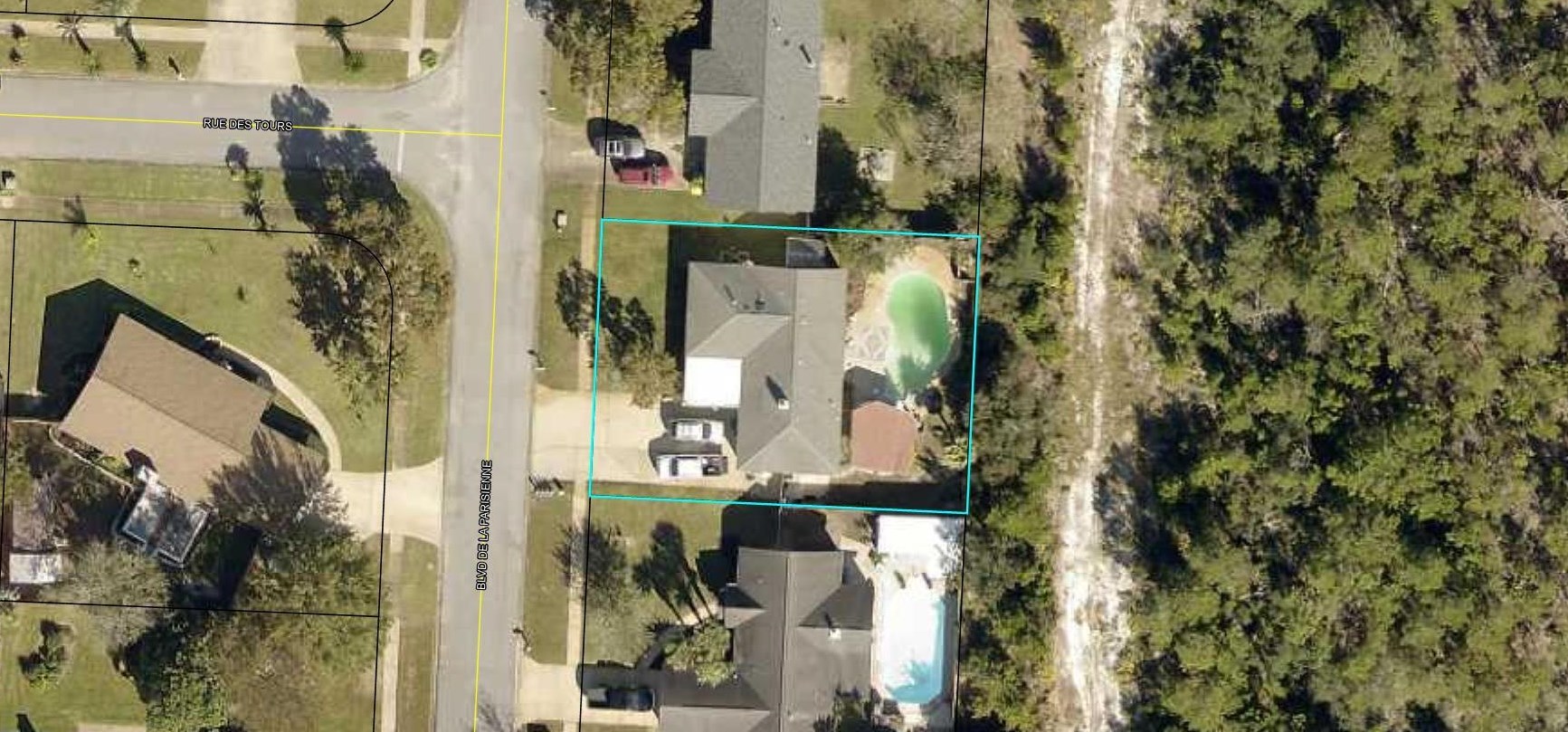 1039 Blvd De Ln Parisienne, Mary Esther FL  32569-2312 exterior