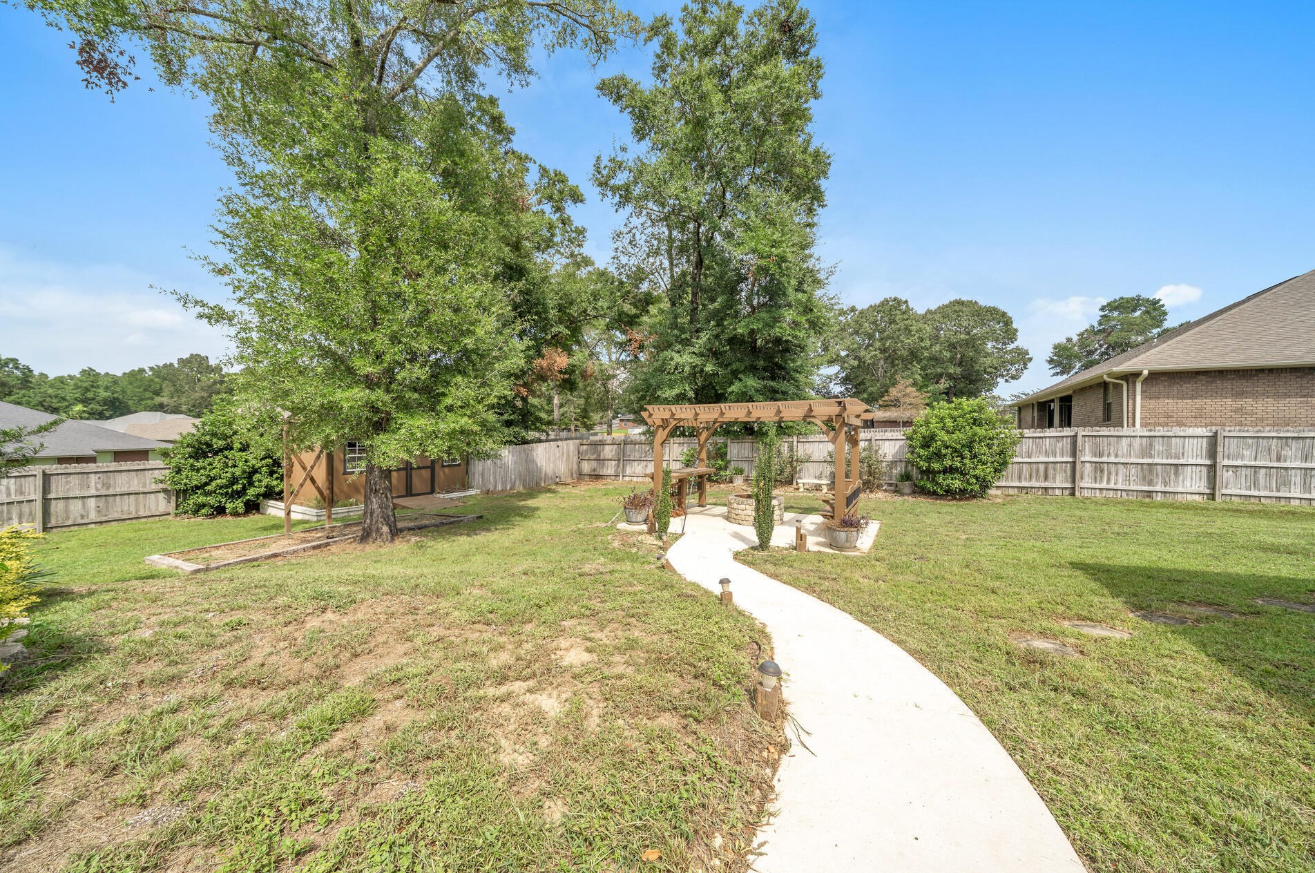 6217 Plum Orchard Way, Crestview FL  32536-4370 exterior