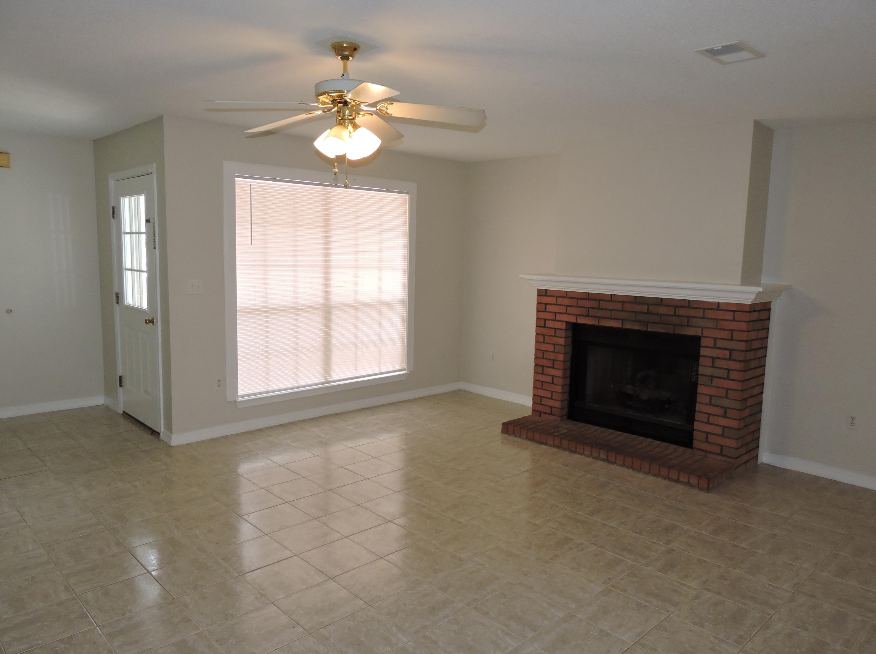 208 Secretariat Dr, Crestview FL  32539-6093 exterior