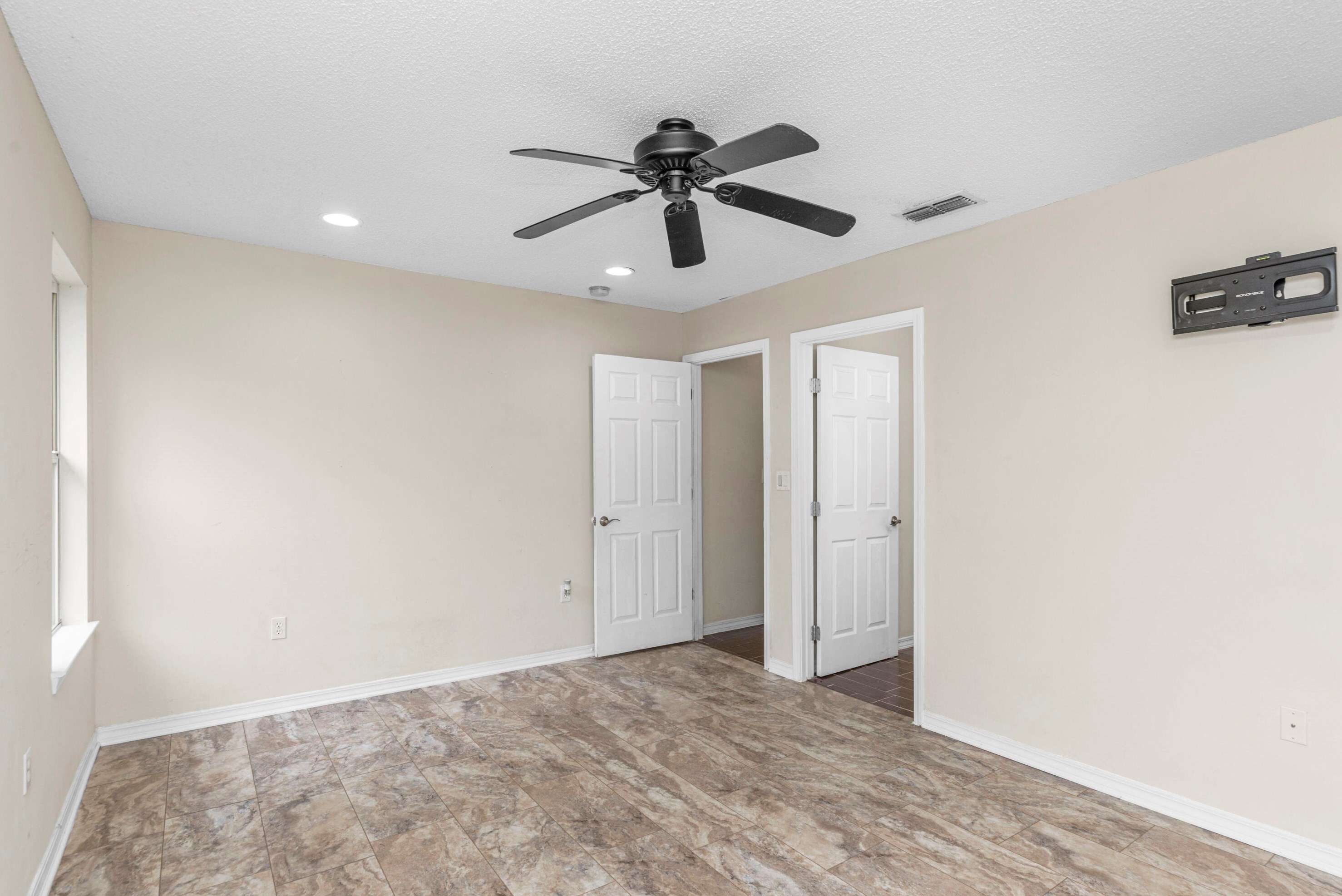 256 Limestone Cir, Crestview FL  32539-5794 exterior