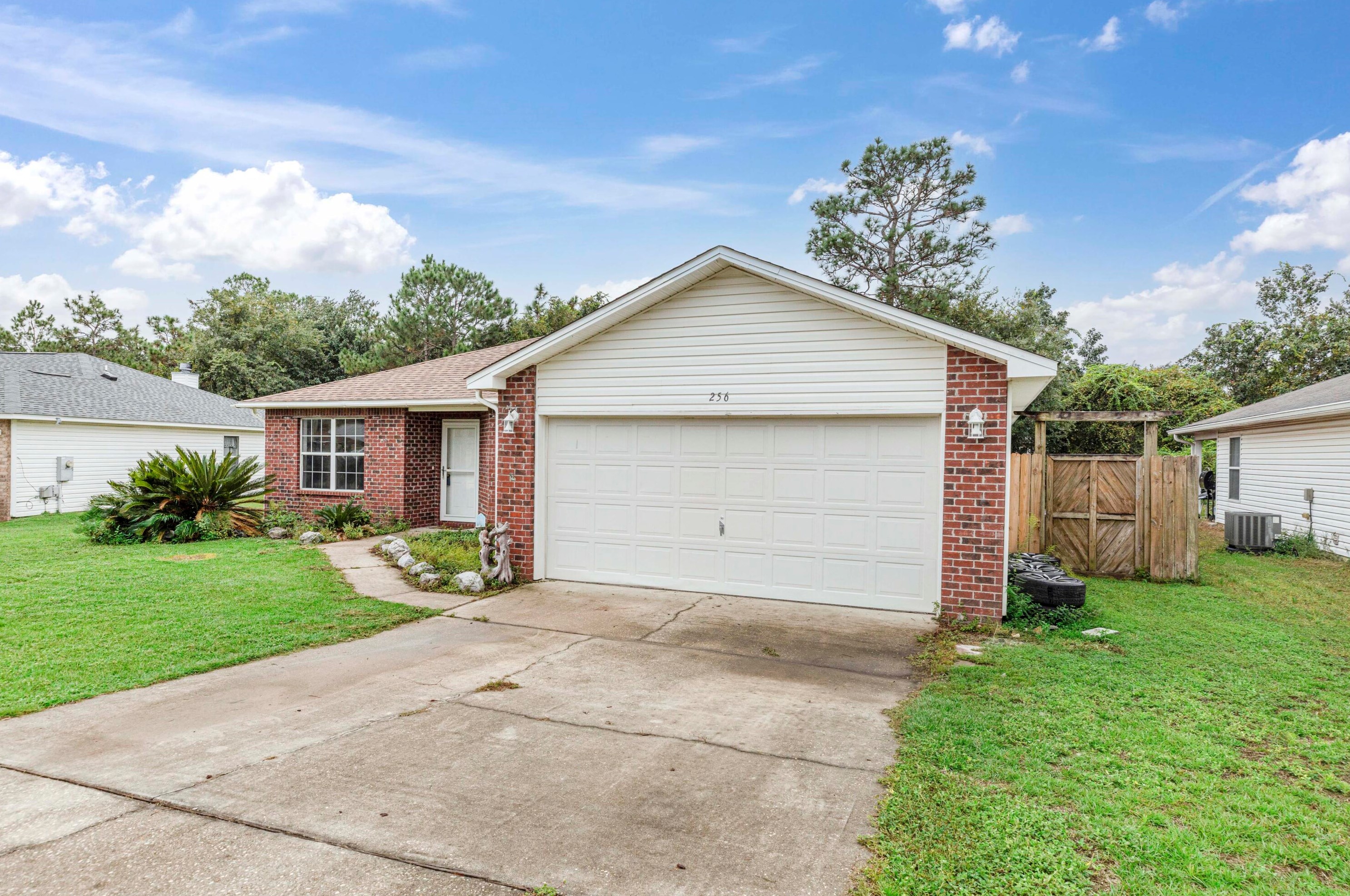 256 Limestone Cir, Crestview FL  32539-5794 exterior