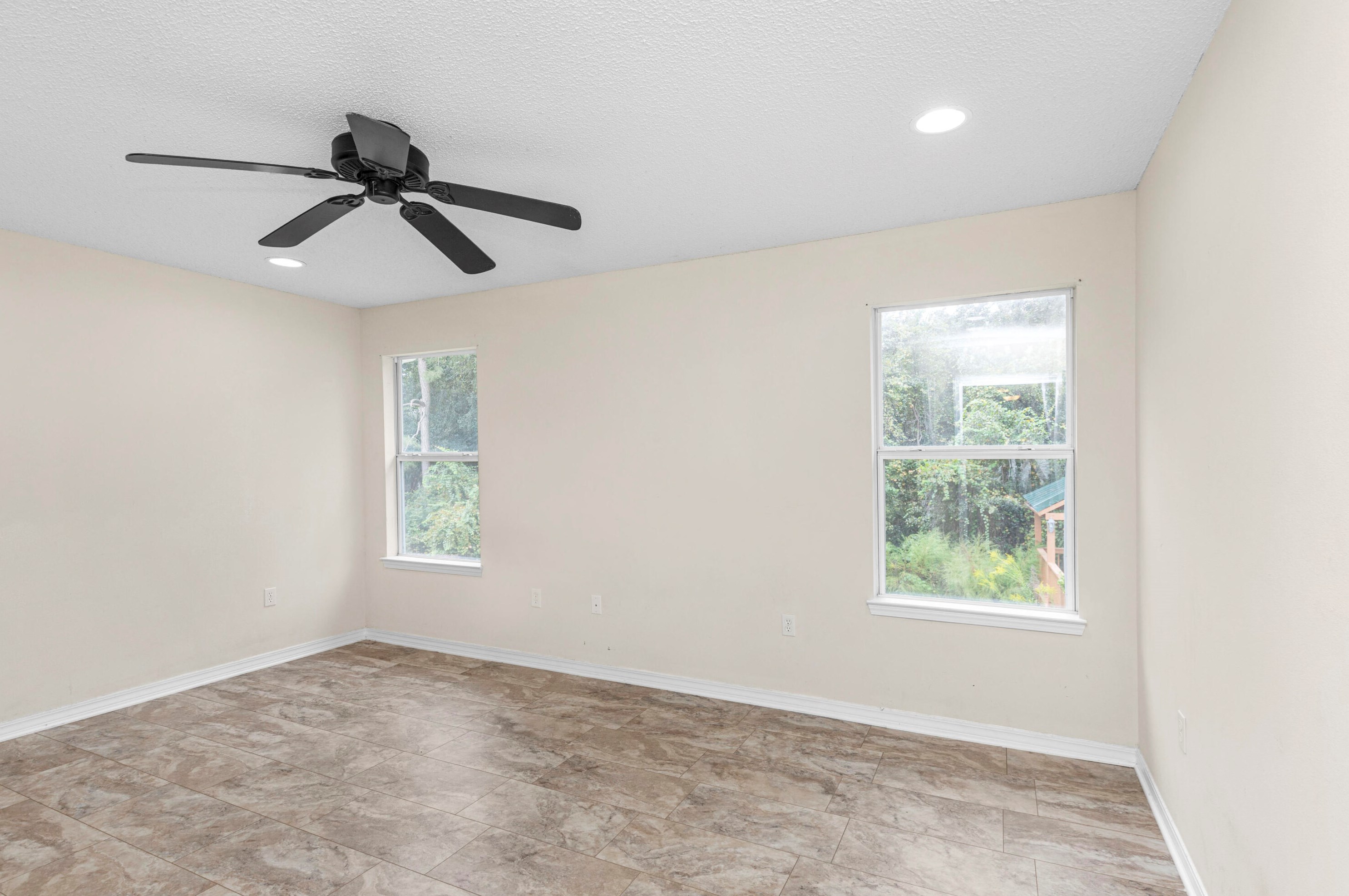 256 Limestone Cir, Crestview FL  32539-5794 exterior
