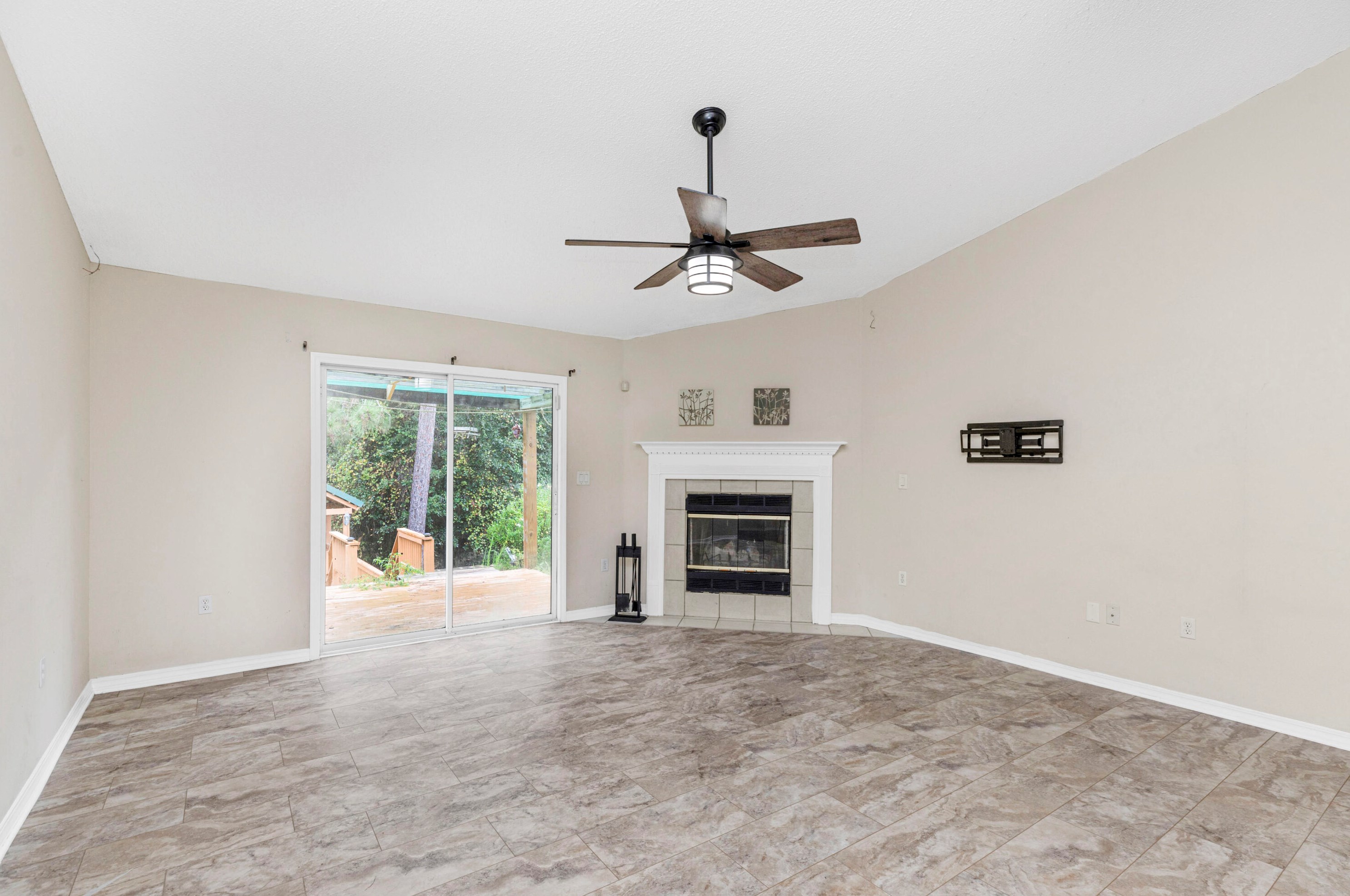 256 Limestone Cir, Crestview FL  32539-5794 exterior