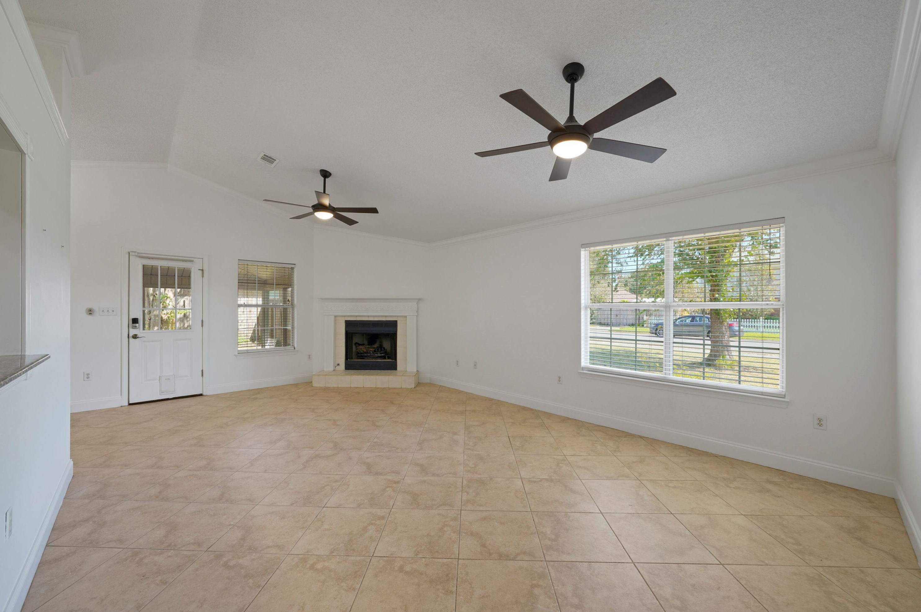 1609 Sutton Pl, Fort Walton Beach FL  32547-4961 exterior