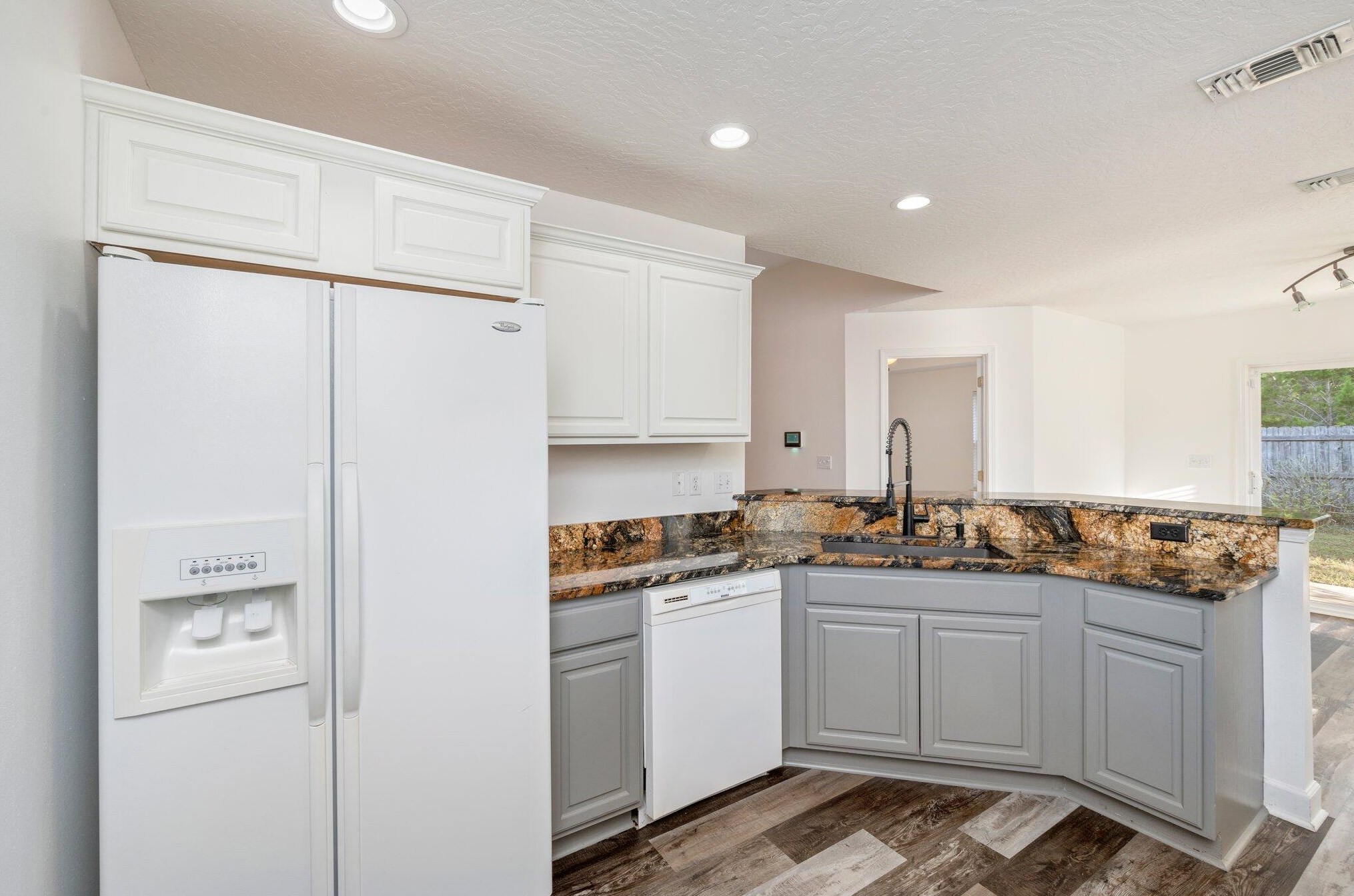 215 Stephen Ave, Mary Esther FL  32569-1345 exterior