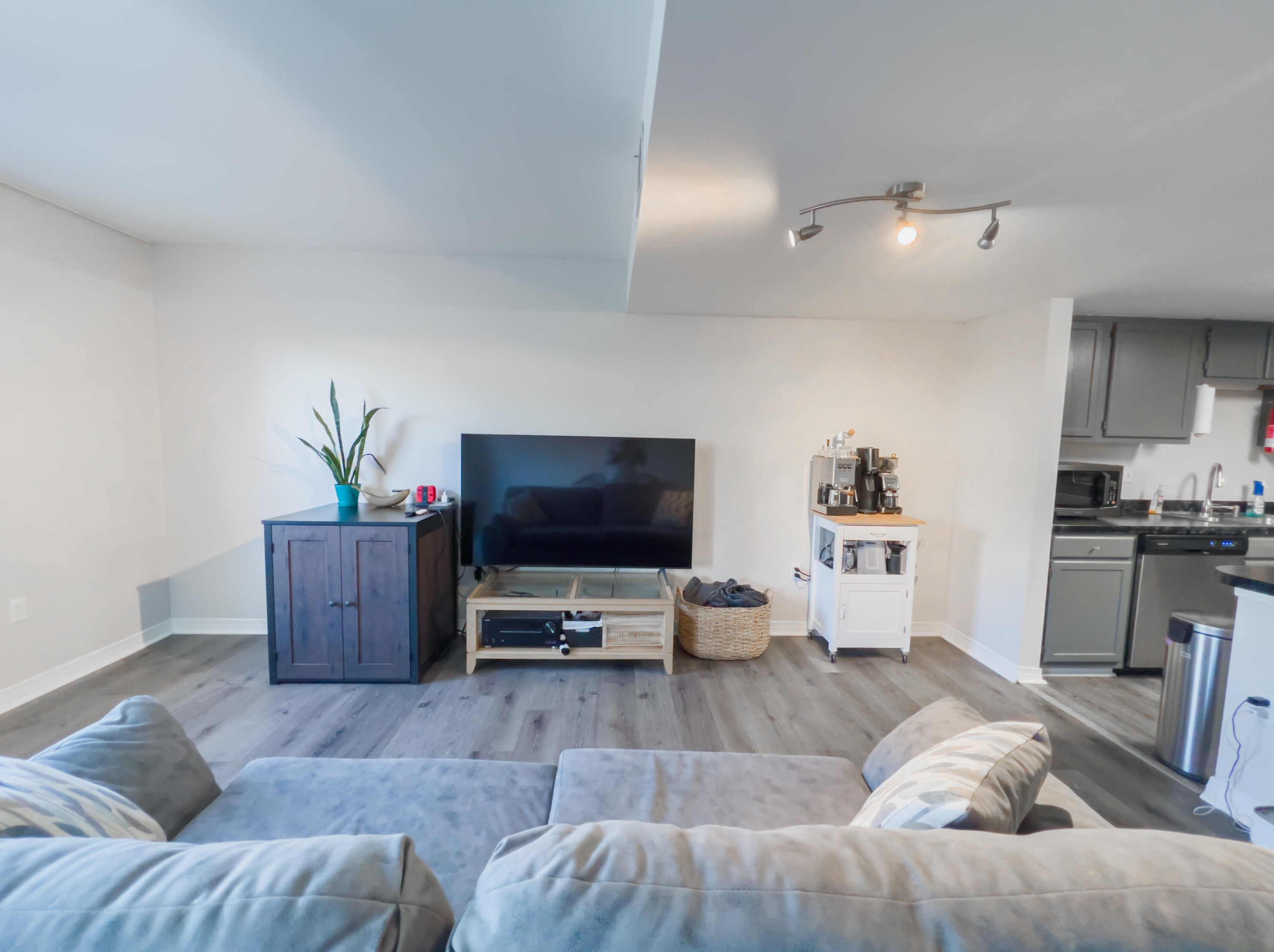 1821 Whispering Oaks Ln, Fort Walton Beach FL  32547-7063 exterior