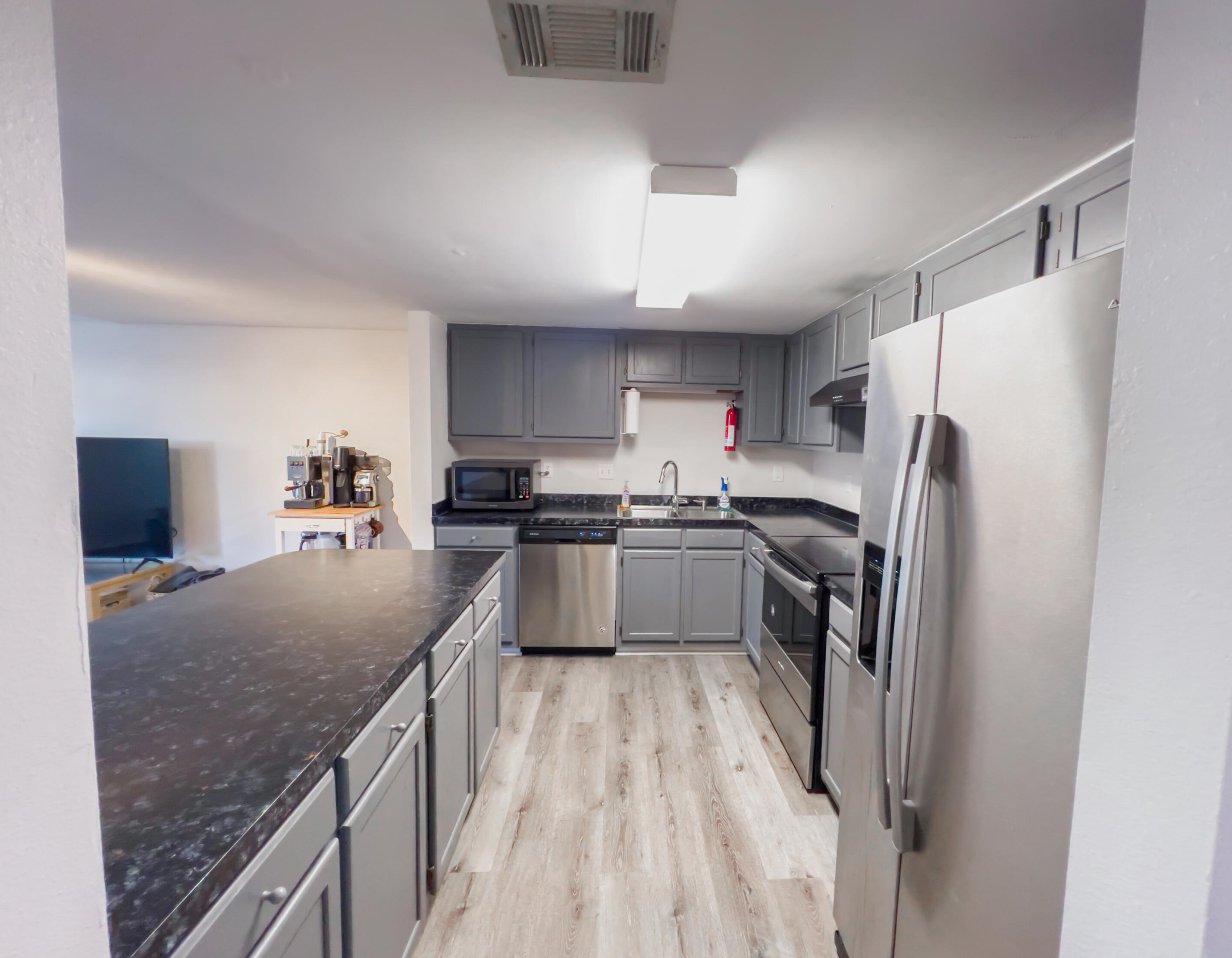 1821 Whispering Oaks Ln, Fort Walton Beach FL  32547-7063 exterior