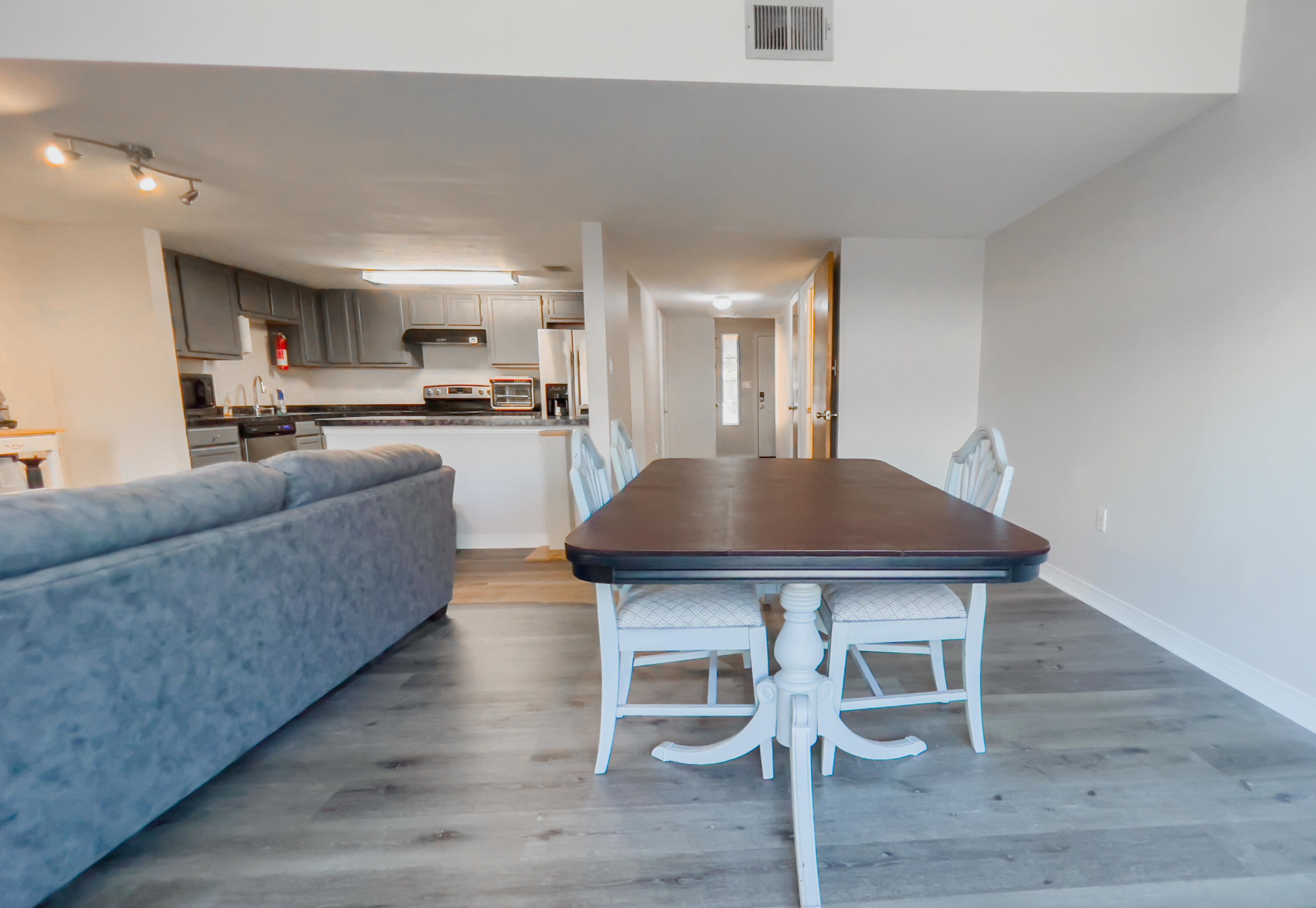 1821 Whispering Oaks Ln, Fort Walton Beach FL  32547-7063 exterior