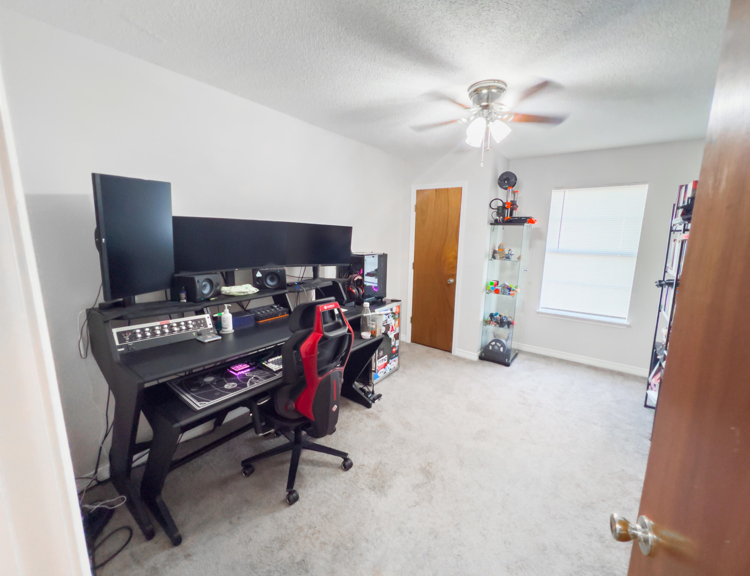 1821 Whispering Oaks Ln, Fort Walton Beach FL  32547-7063 exterior