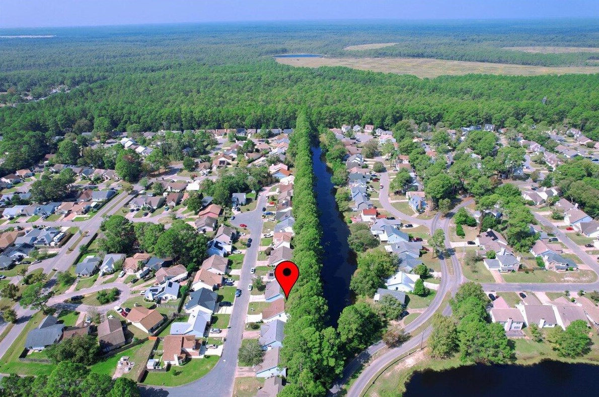 1667 Bennetts End, Fort Walton Beach FL 32547-6901 exterior