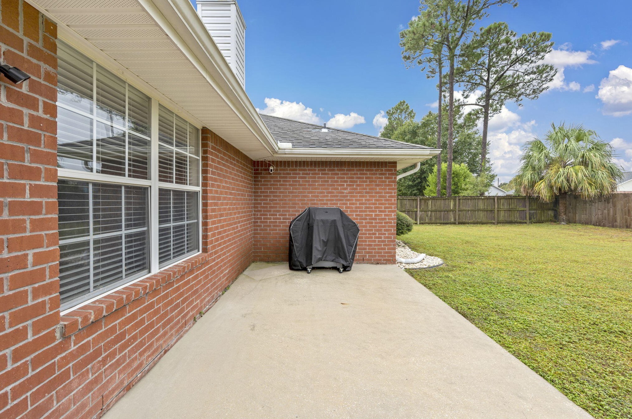 139 Strike Eagle Dr, Crestview FL  32536-2240 exterior