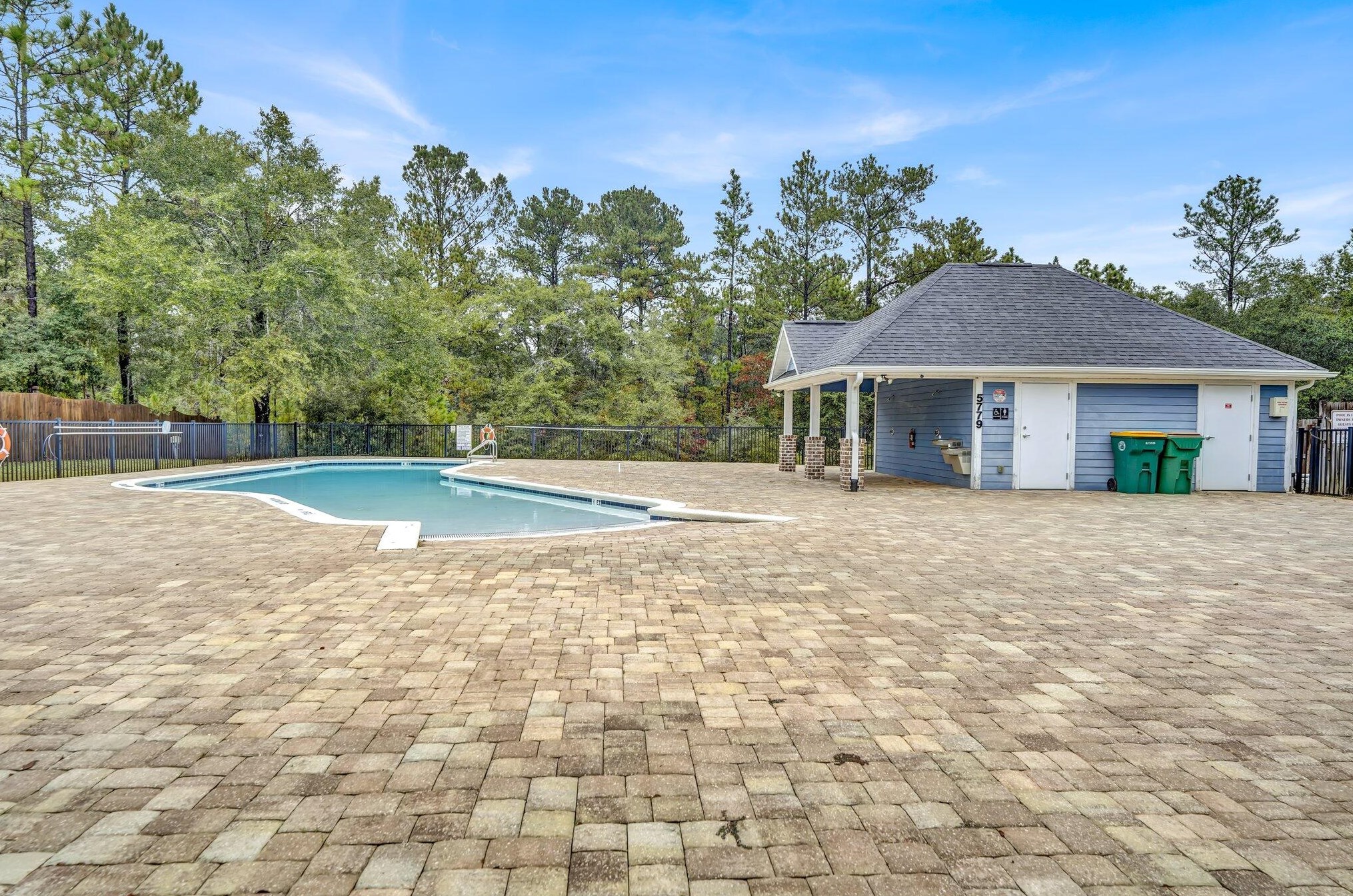 5762 Marigold Loop, Crestview FL  32539-8405 exterior