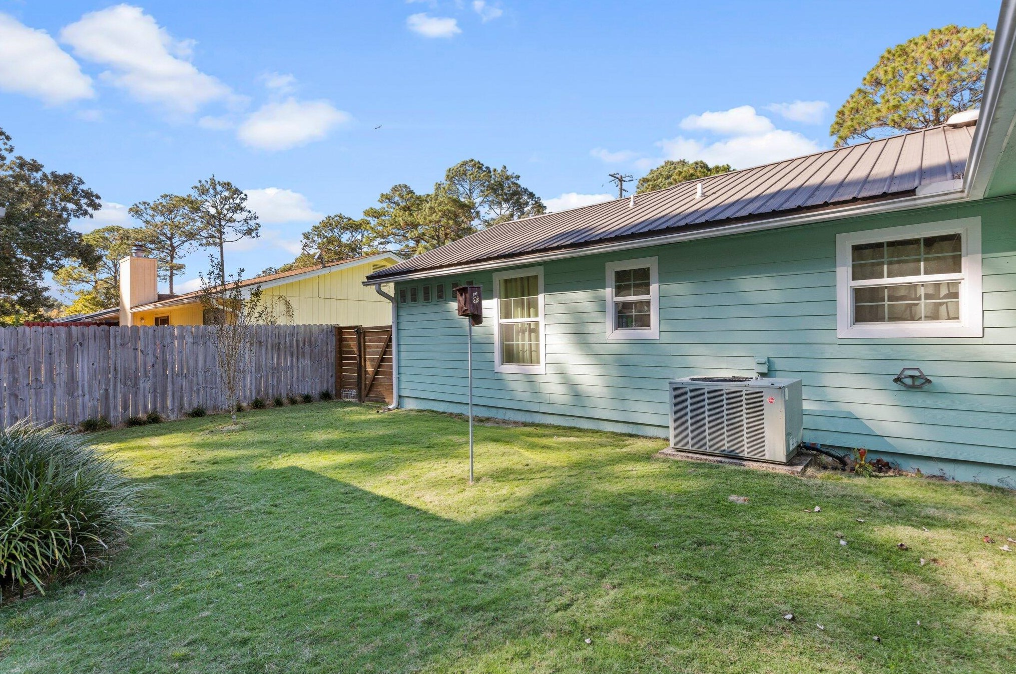 852 Meadow Ln, Fort Walton Beach FL  32547-1015 exterior
