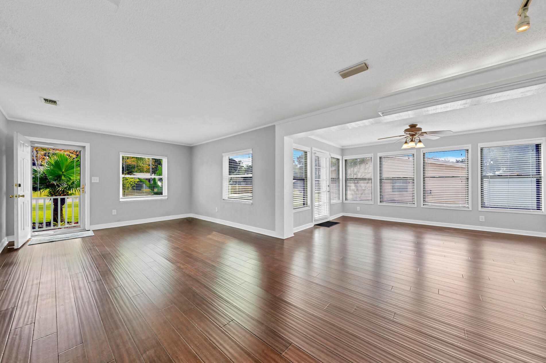 30 Hemlock Dr, Fort Walton Beach FL  32548-4716 exterior