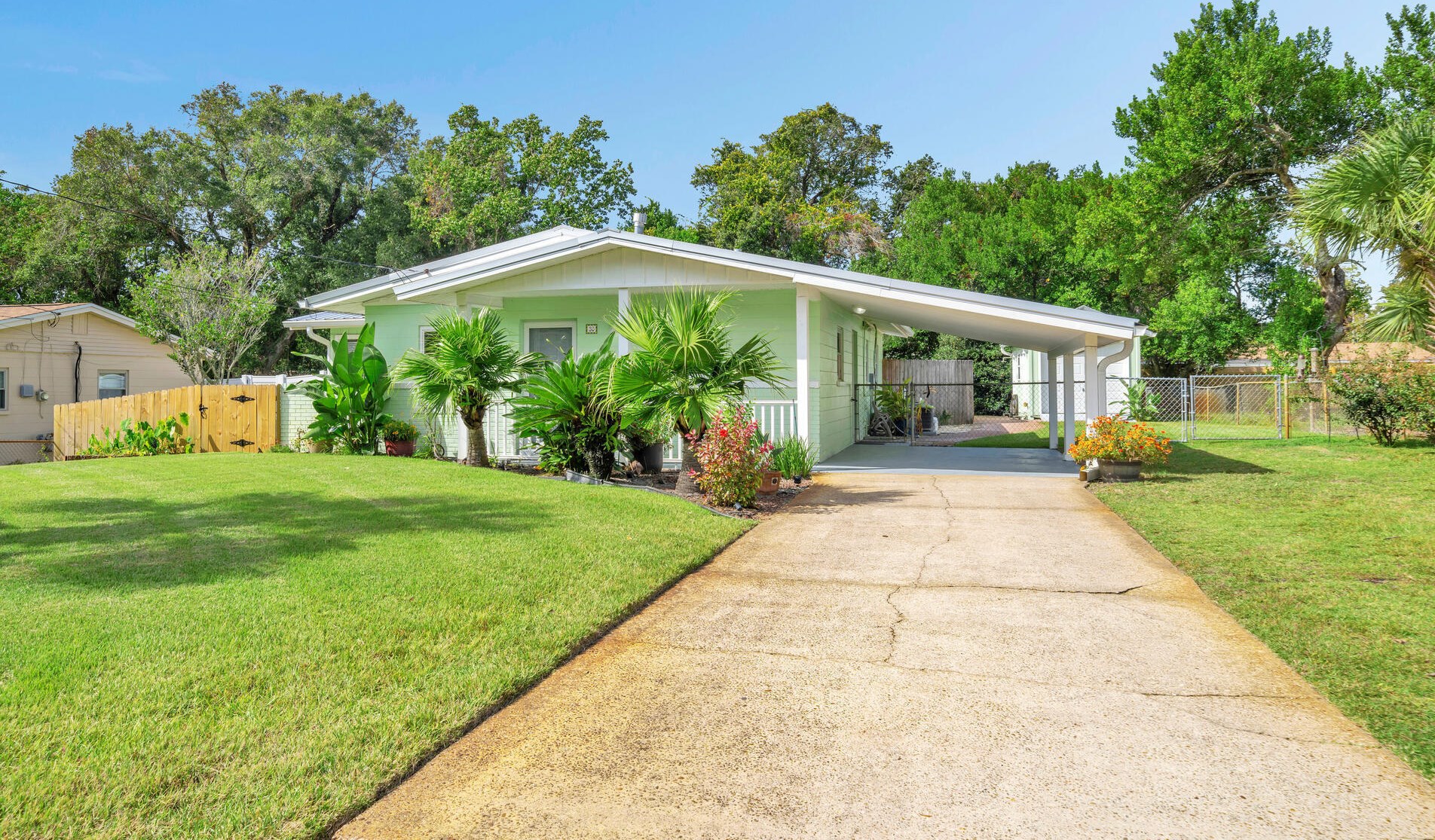 30 Hemlock Dr, Fort Walton Beach FL  32548-4716 exterior