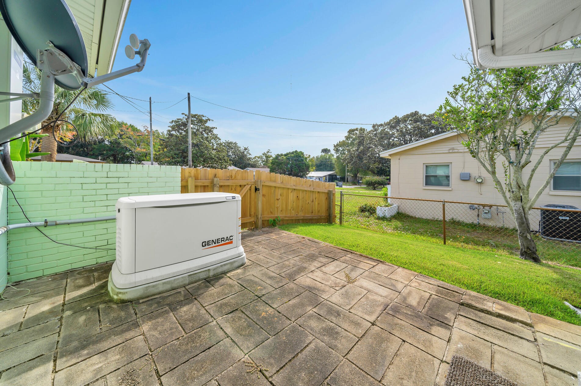 30 Hemlock Dr, Fort Walton Beach FL  32548-4716 exterior