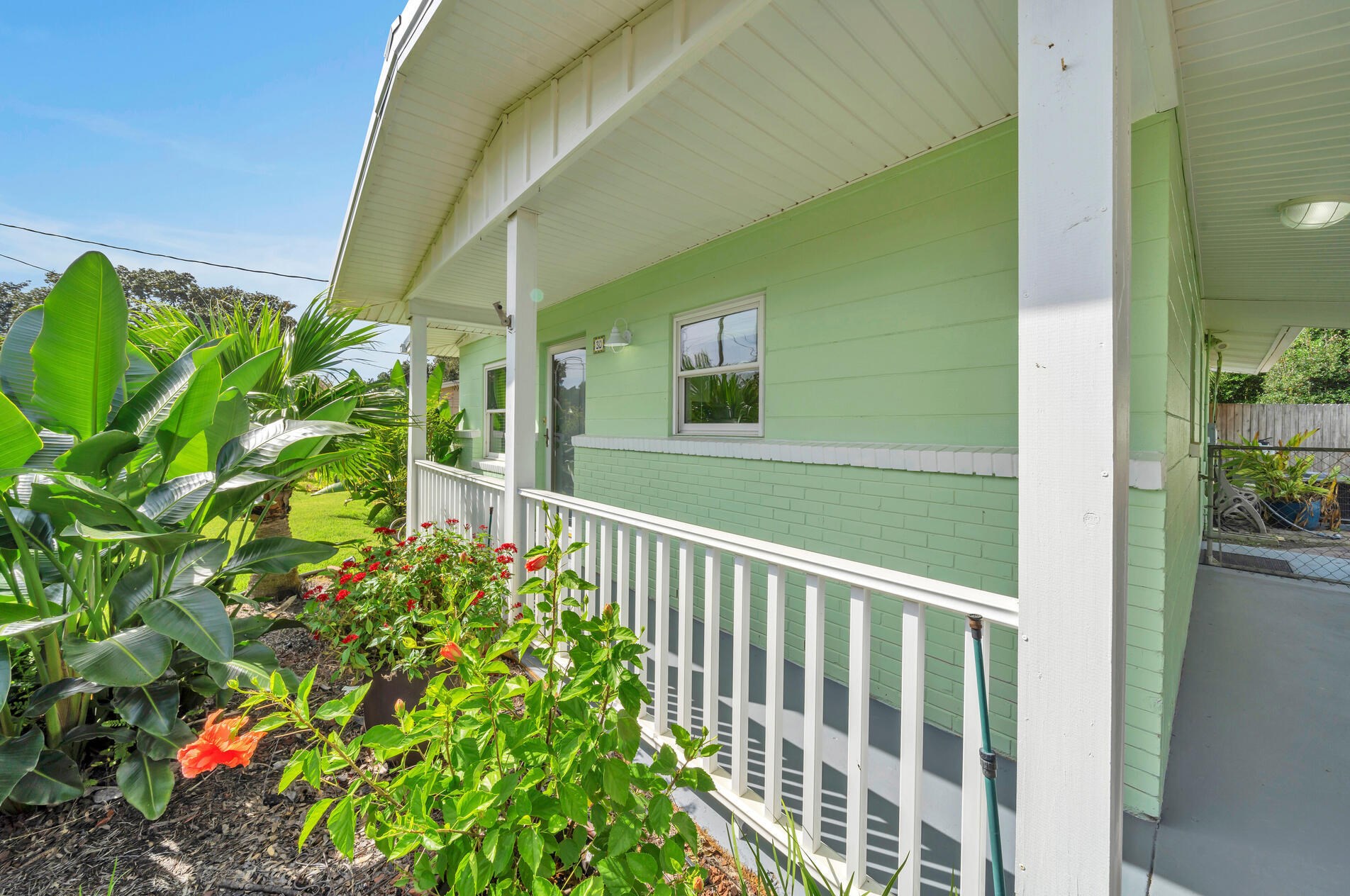 30 Hemlock Dr, Fort Walton Beach FL  32548-4716 exterior