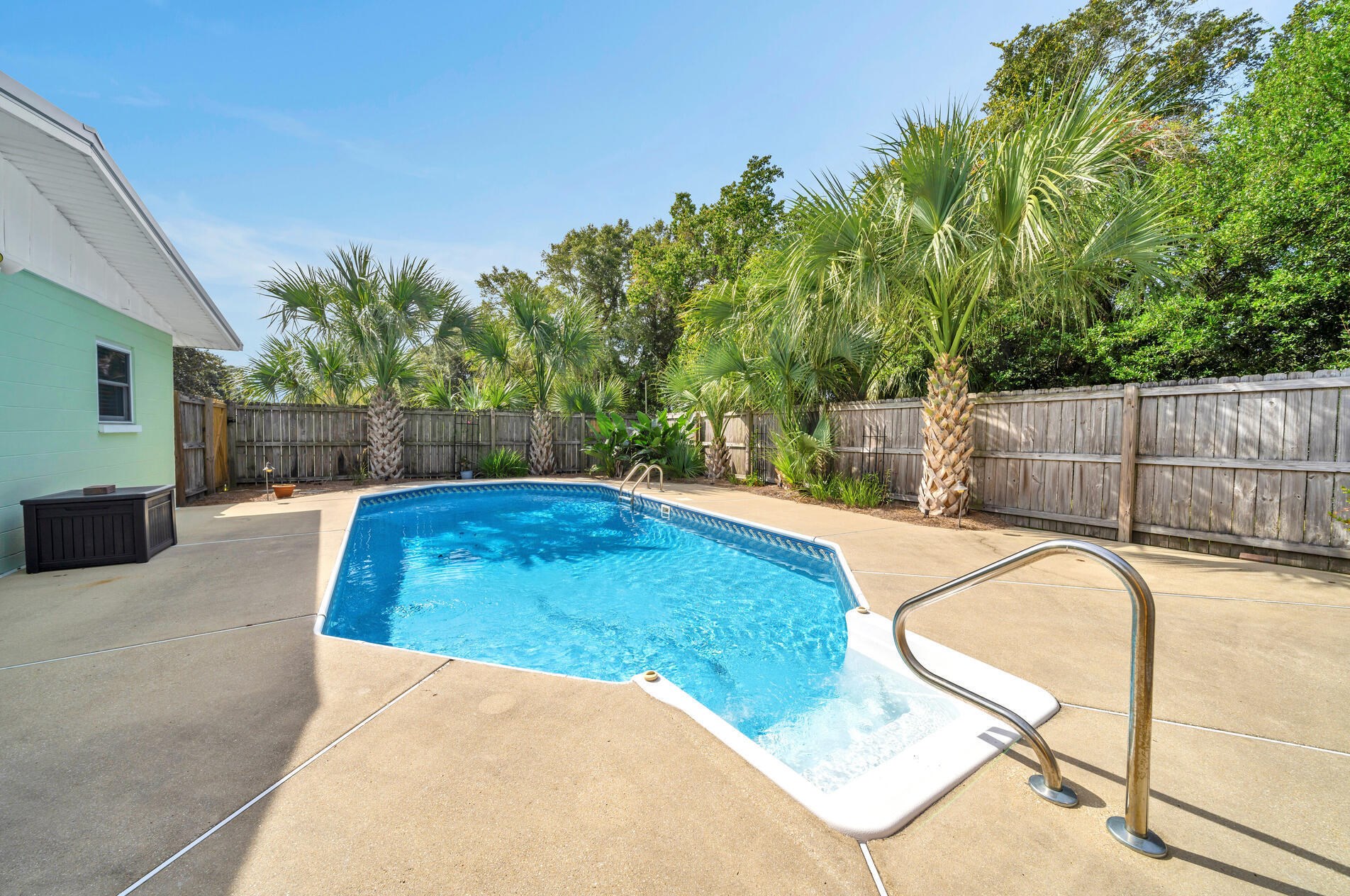 30 Hemlock Dr, Fort Walton Beach FL  32548-4716 exterior