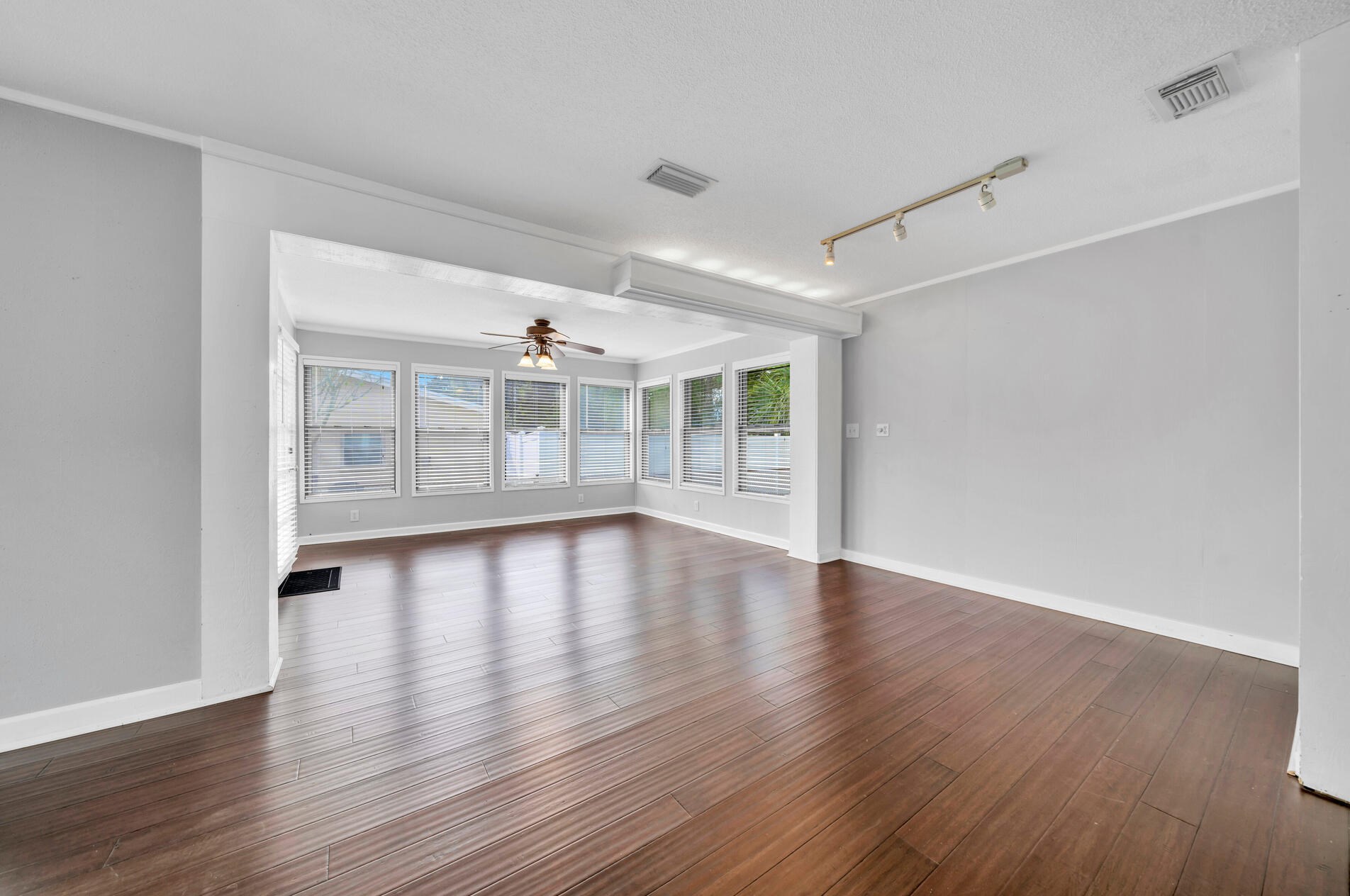 30 Hemlock Dr, Fort Walton Beach FL  32548-4716 exterior