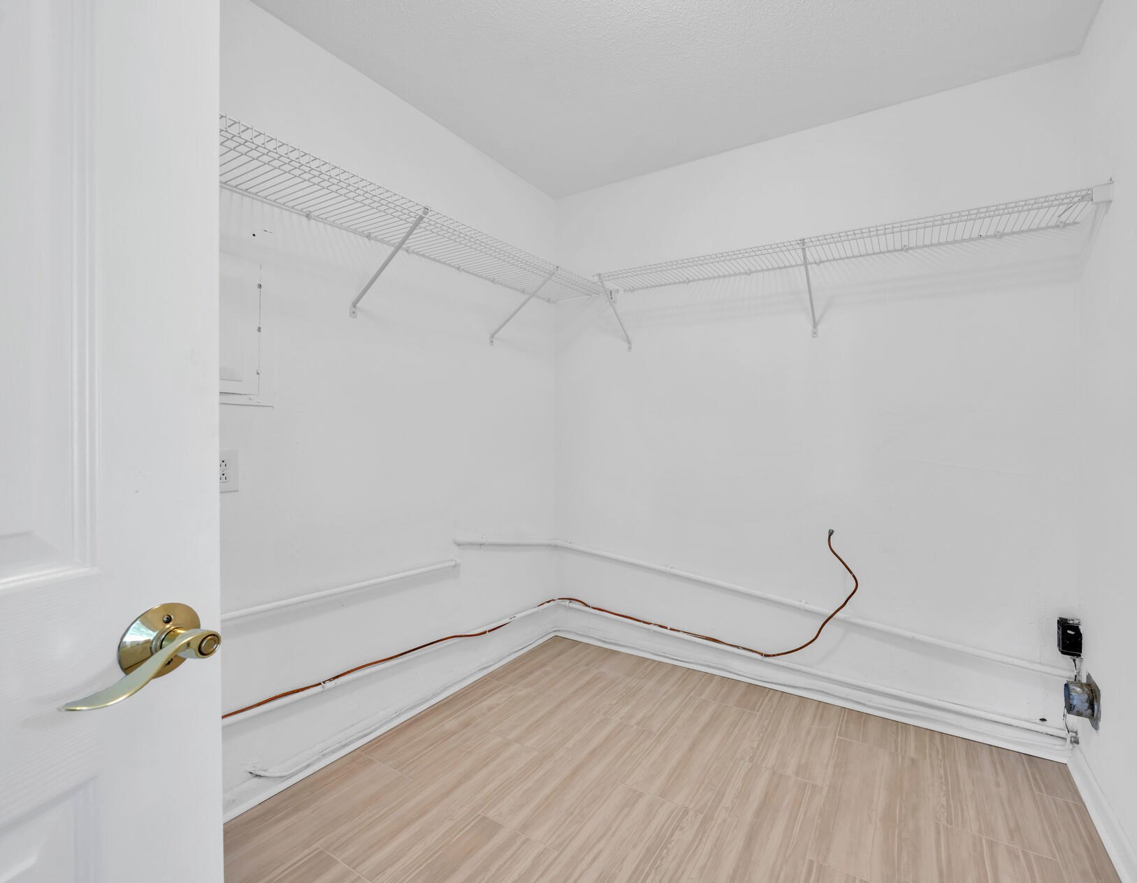 30 Hemlock Dr, Fort Walton Beach FL  32548-4716 exterior