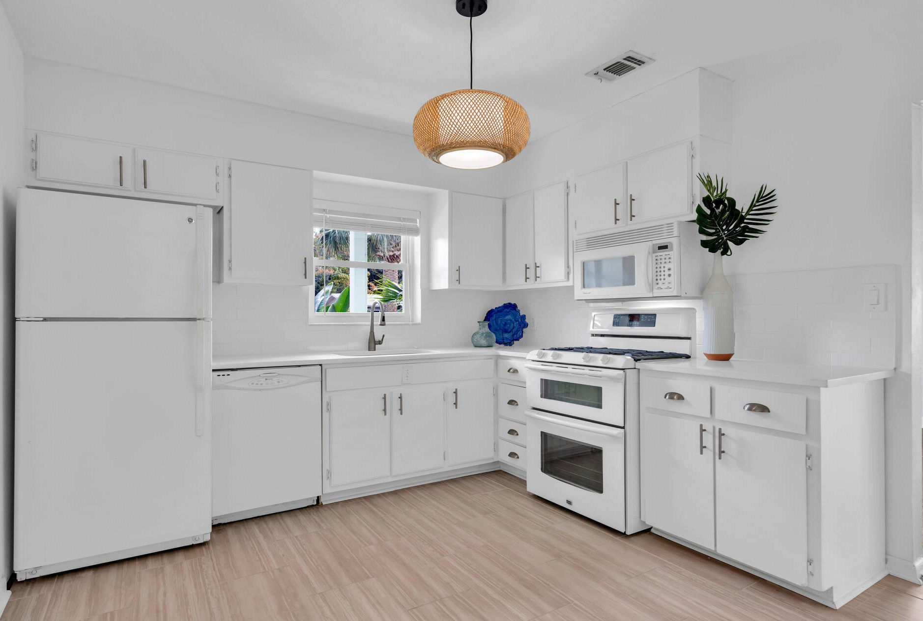 30 Hemlock Dr, Fort Walton Beach FL  32548-4716 exterior