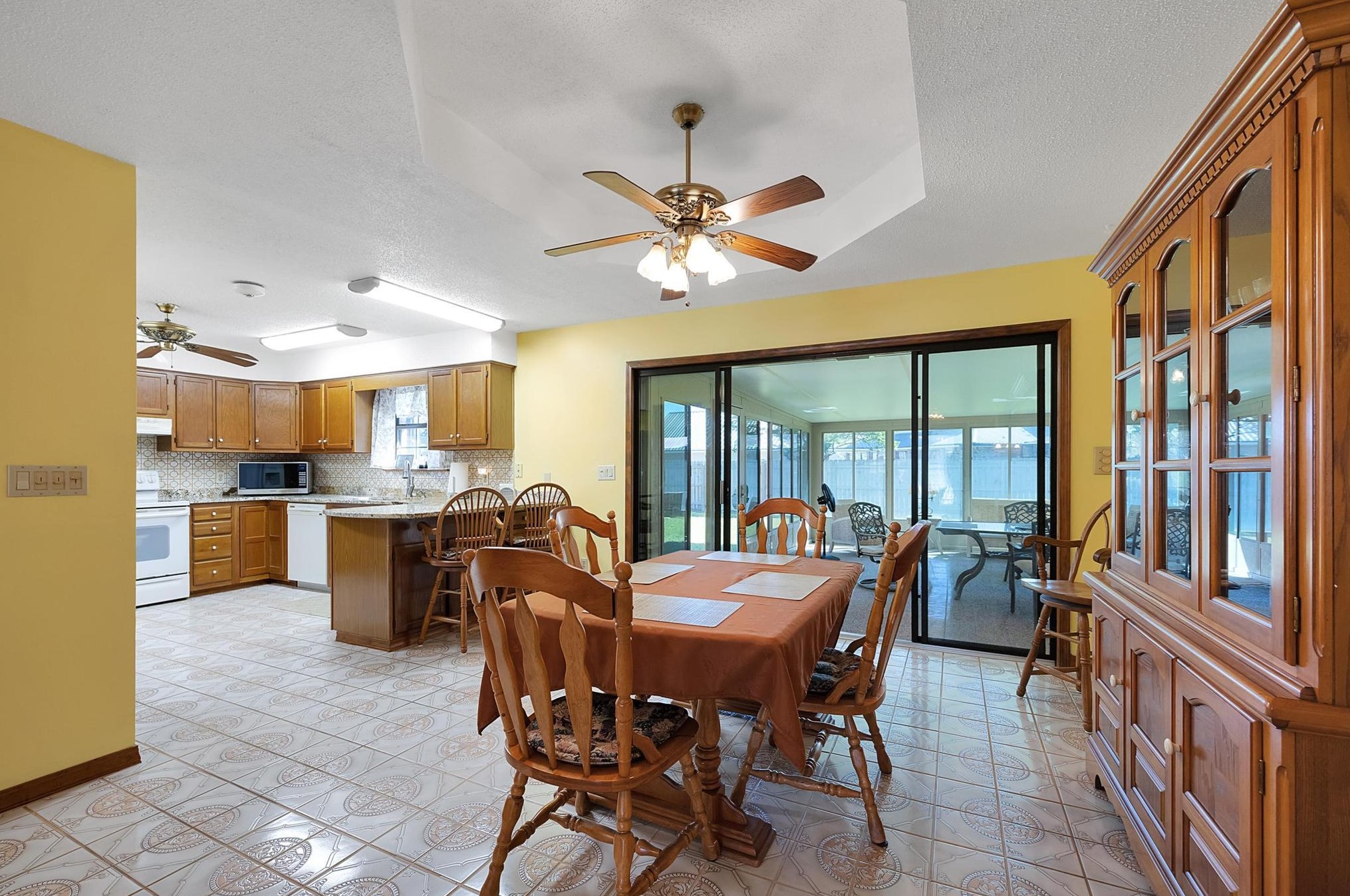 914 Aloma Faye Ln, Fort Walton Beach FL  32547-3320 exterior