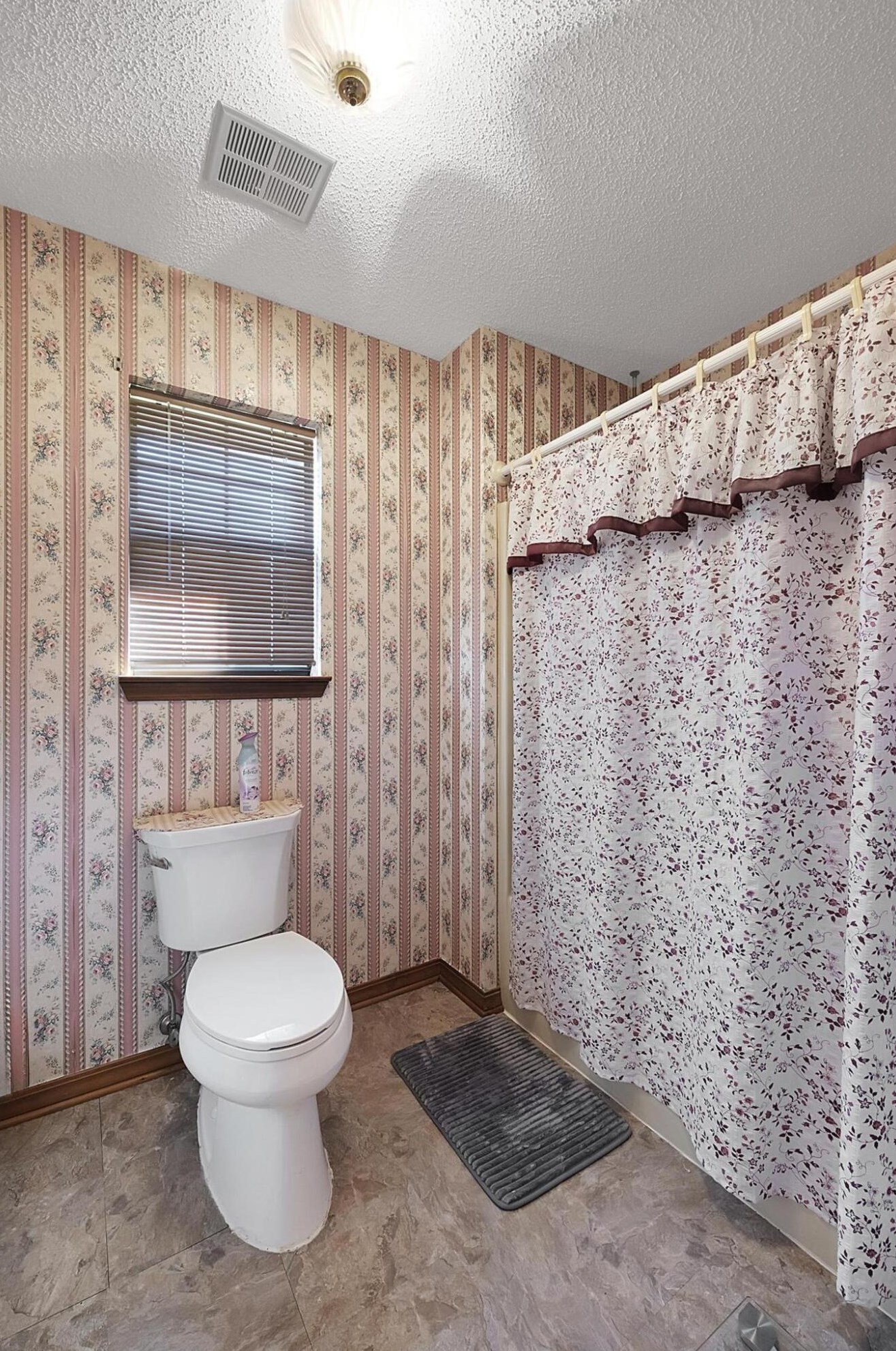 914 Aloma Faye Ln, Fort Walton Beach FL  32547-3320 exterior