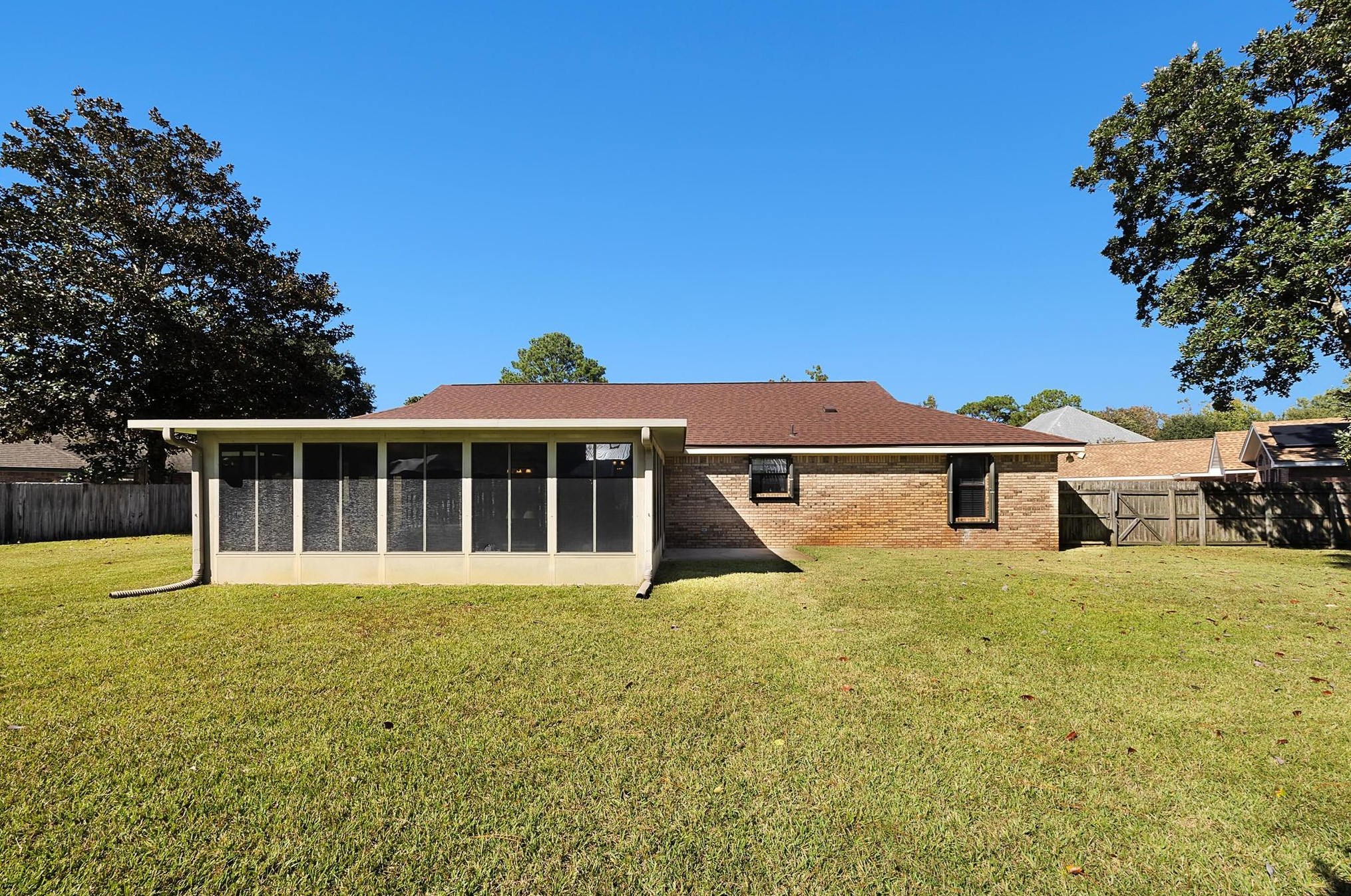 914 Aloma Faye Ln, Fort Walton Beach FL  32547-3320 exterior