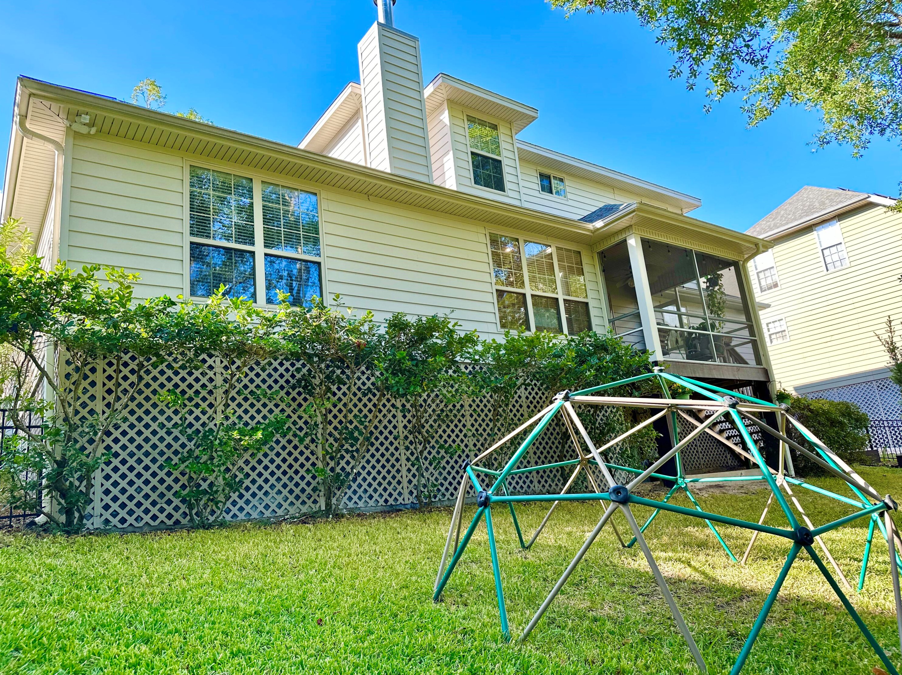 235 Hillside Dr, Niceville FL  32578-2355 exterior