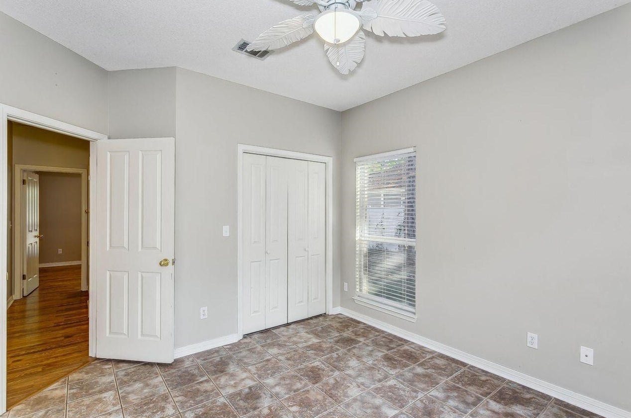 209 Yacht Club Dr, Niceville FL  32578-3720 exterior