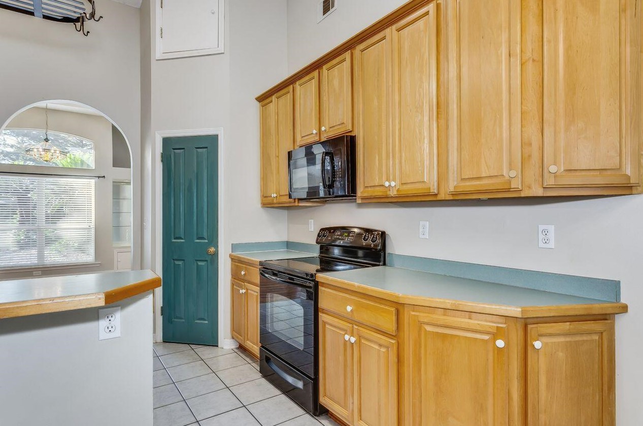 209 Yacht Club Dr, Niceville FL  32578-3720 exterior