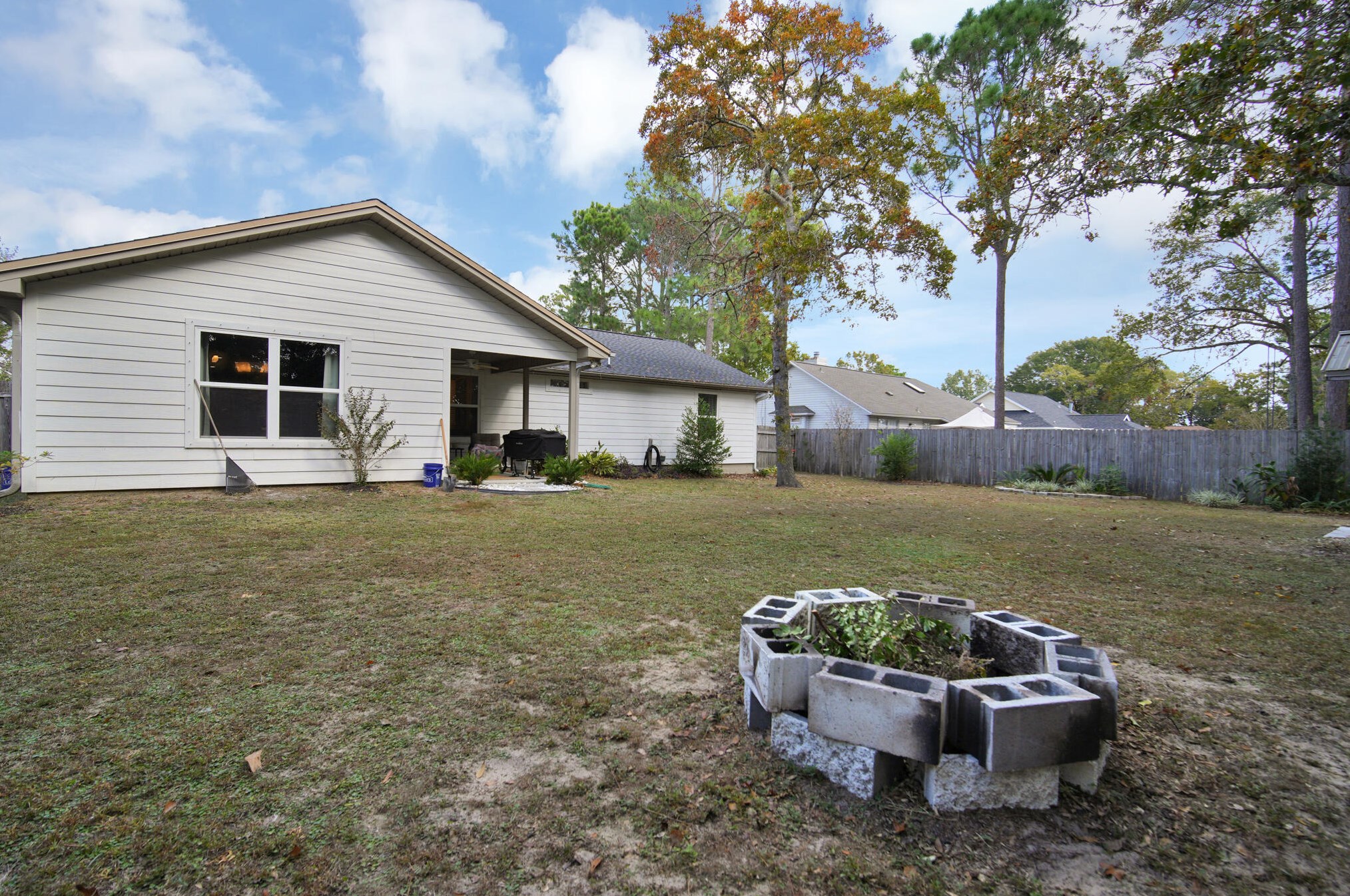 804 Cloverview Dr, Crestview FL  32536-9201 exterior