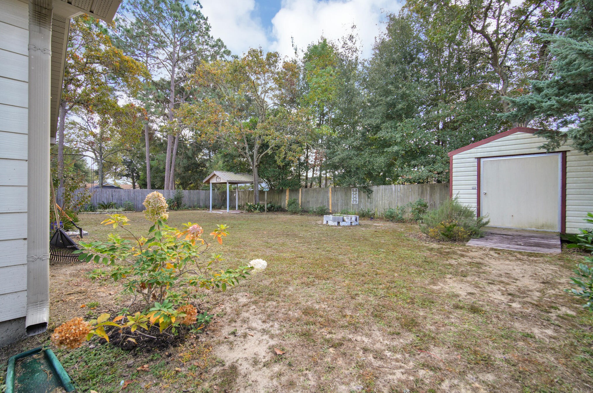 804 Cloverview Dr, Crestview FL  32536-9201 exterior