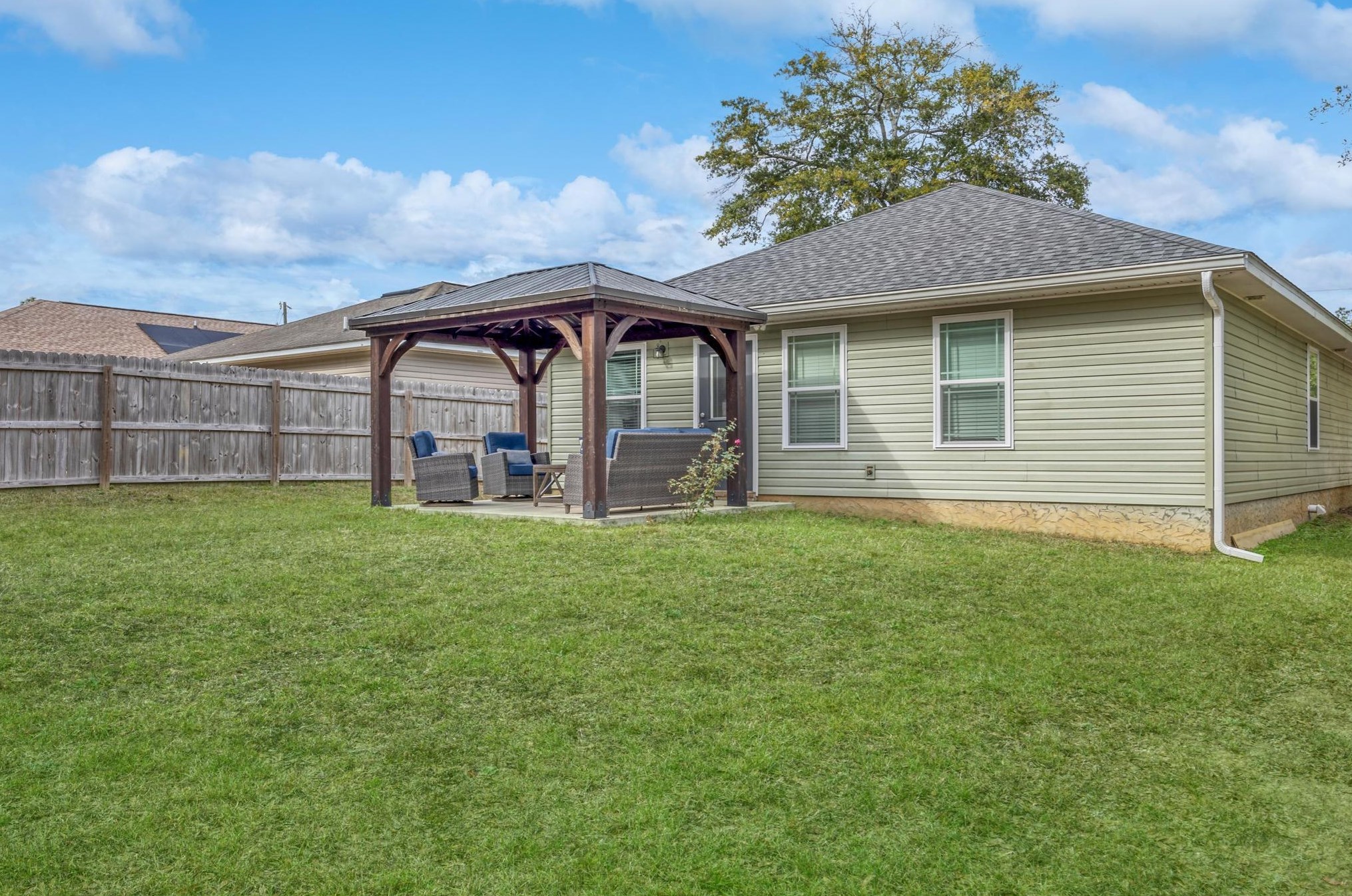 3197 Maple St, Crestview FL  32539-9180 exterior