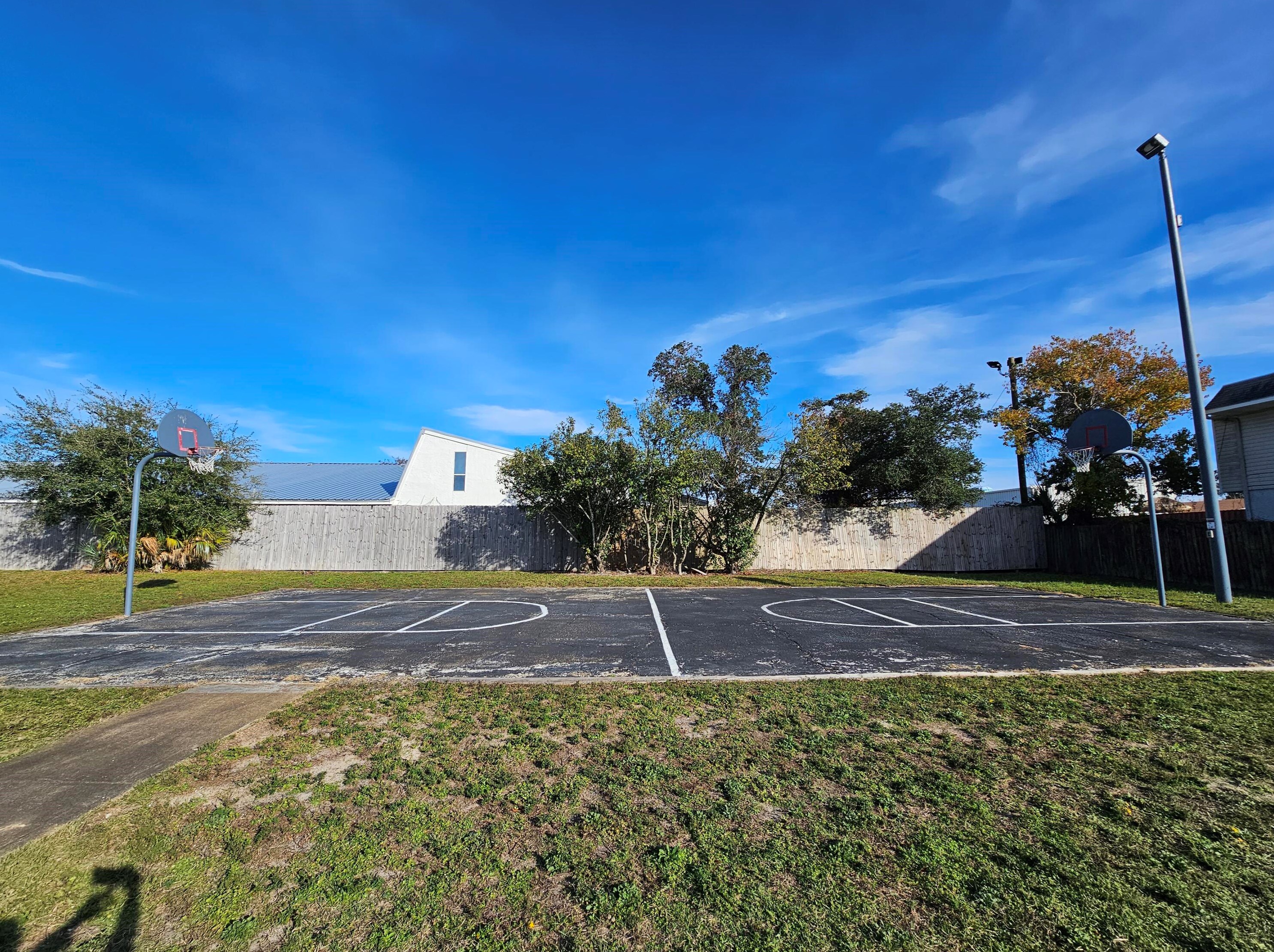 734 Legion Dr, Destin FL 32541-2598 exterior