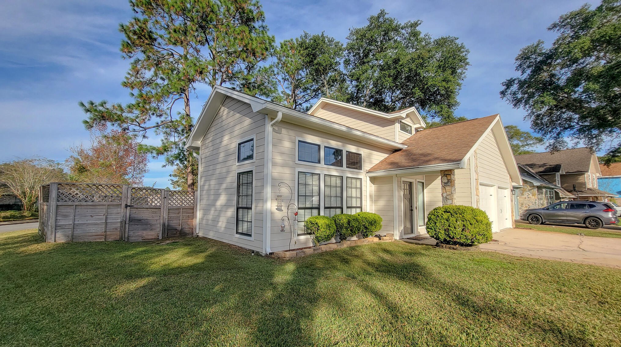 1600 Mariah Way, Fort Walton Beach FL  32547-1189 exterior