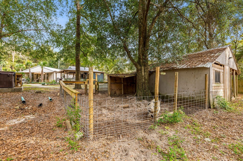 2734 Hugo Ln, Crestview FL  32539-6369 exterior