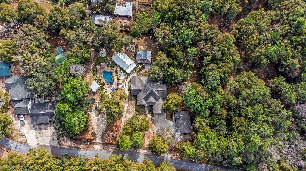 2734 Hugo Ln, Crestview FL  32539-6369 exterior
